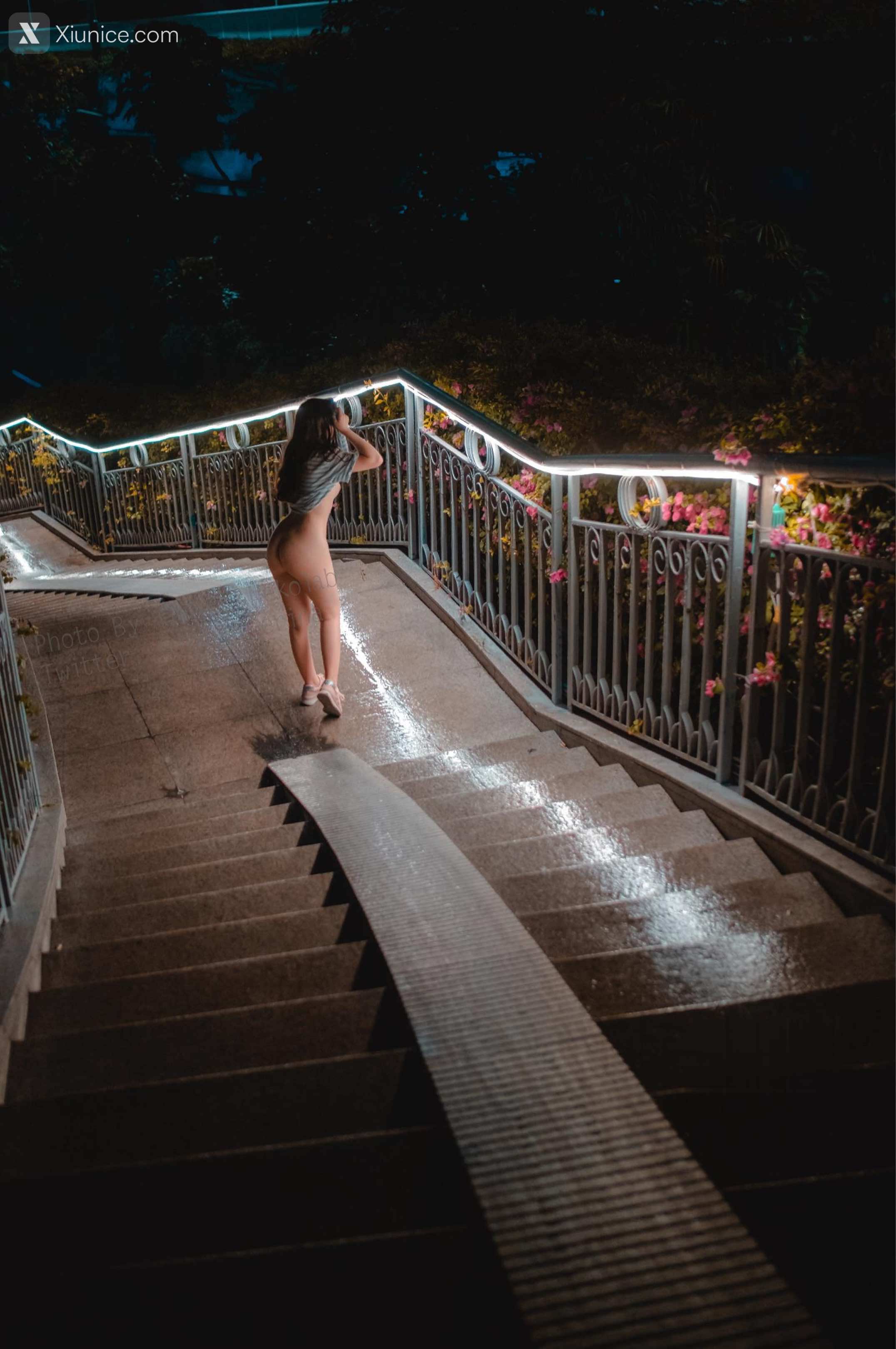 有喵酱 夜晚户外露出 16