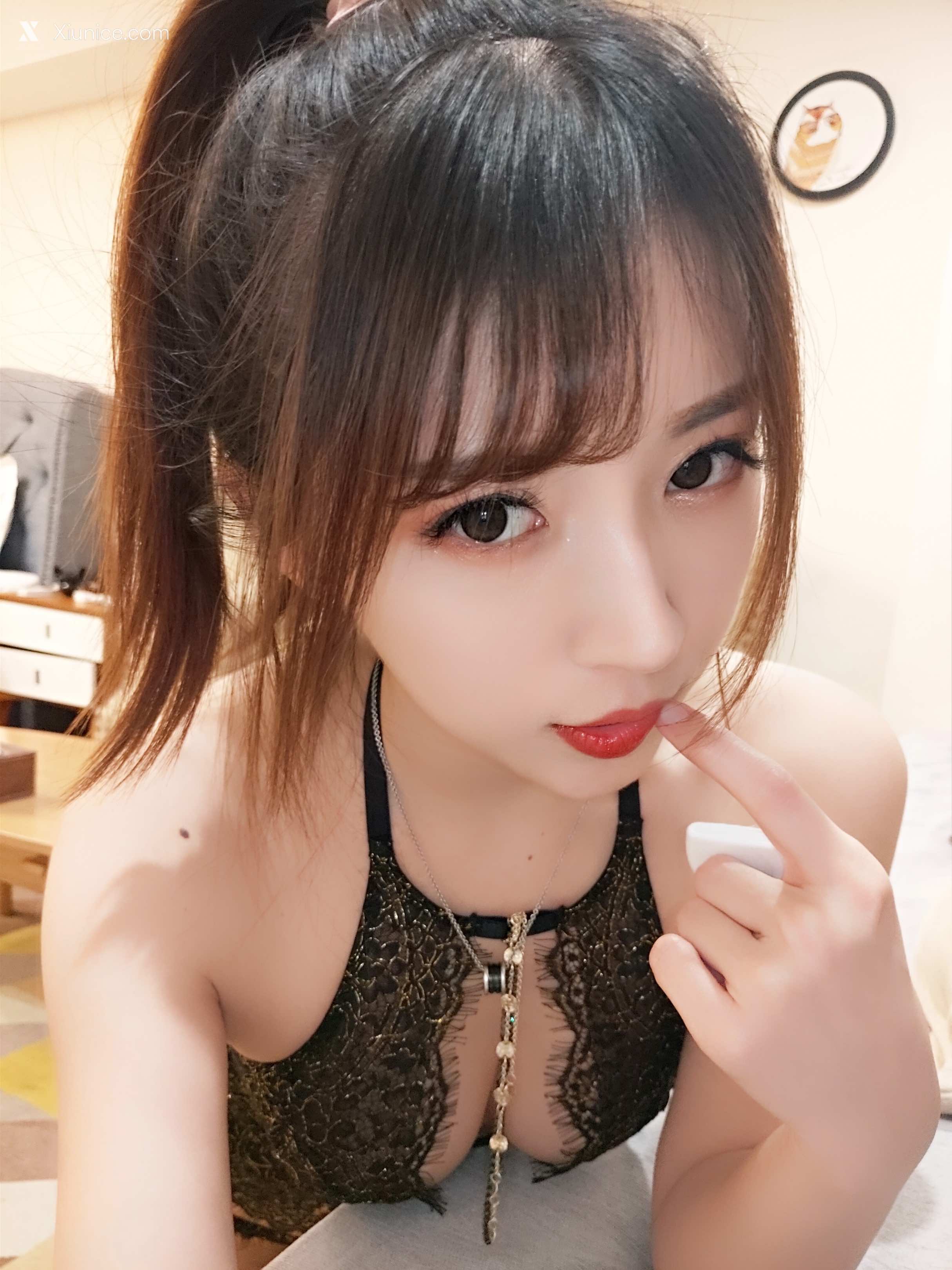 小女巫露娜 蕾丝亮钻黑色长筒 23