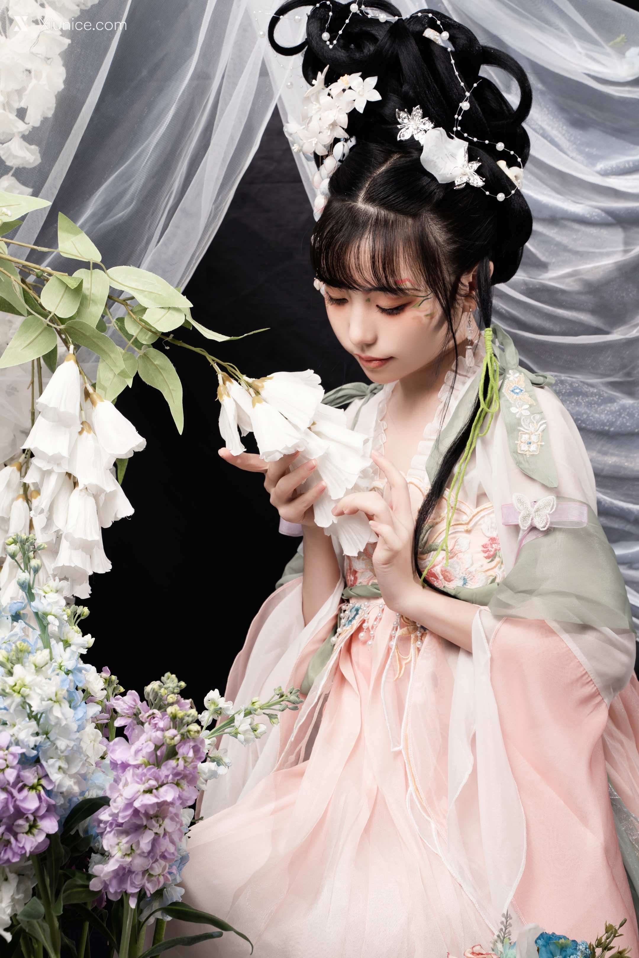 Nekokoyoshi 花间集 17