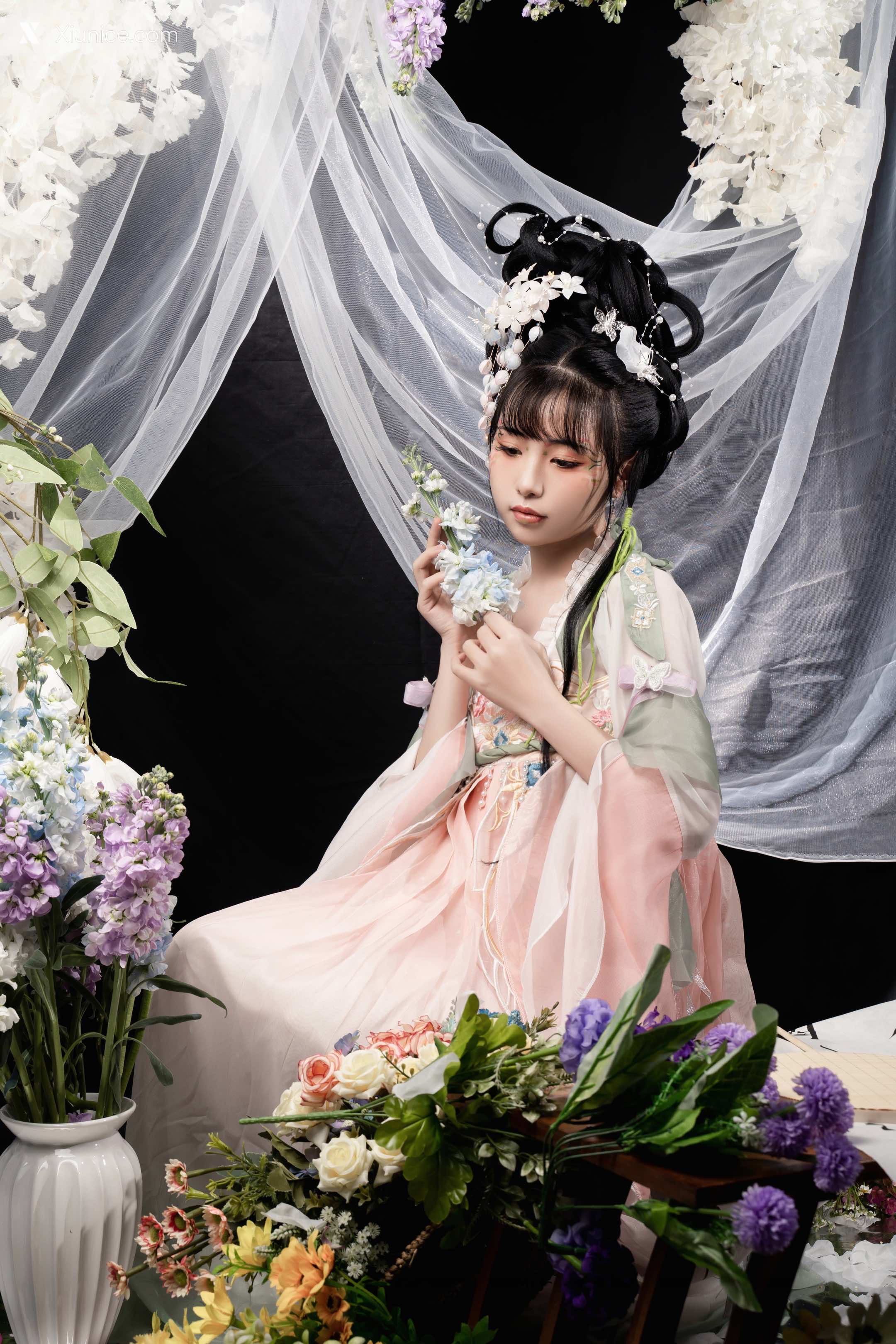 Nekokoyoshi 花间集 18