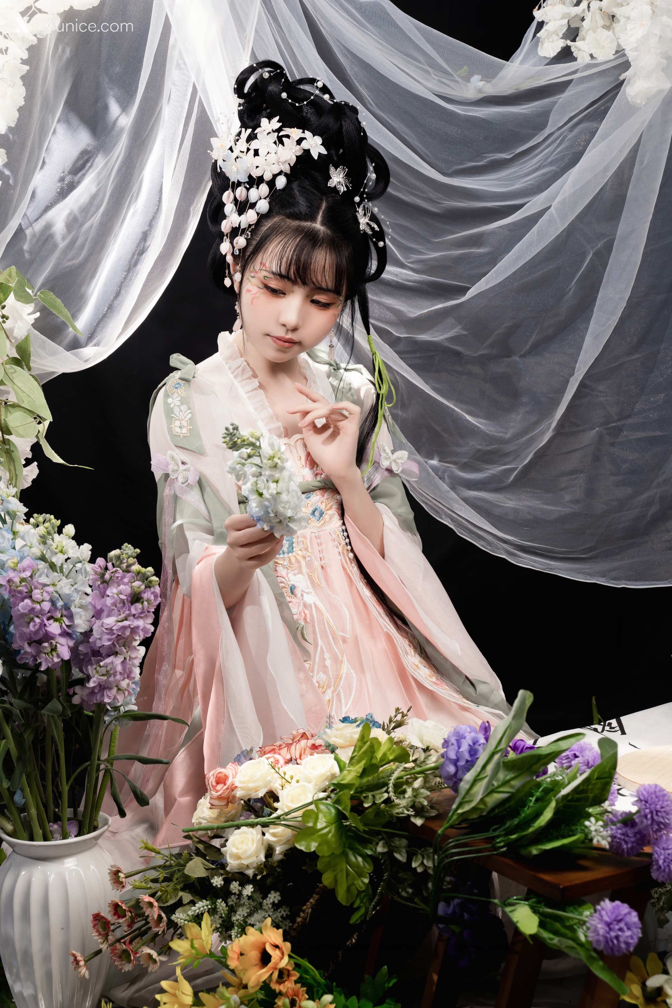 Nekokoyoshi 花间集 2