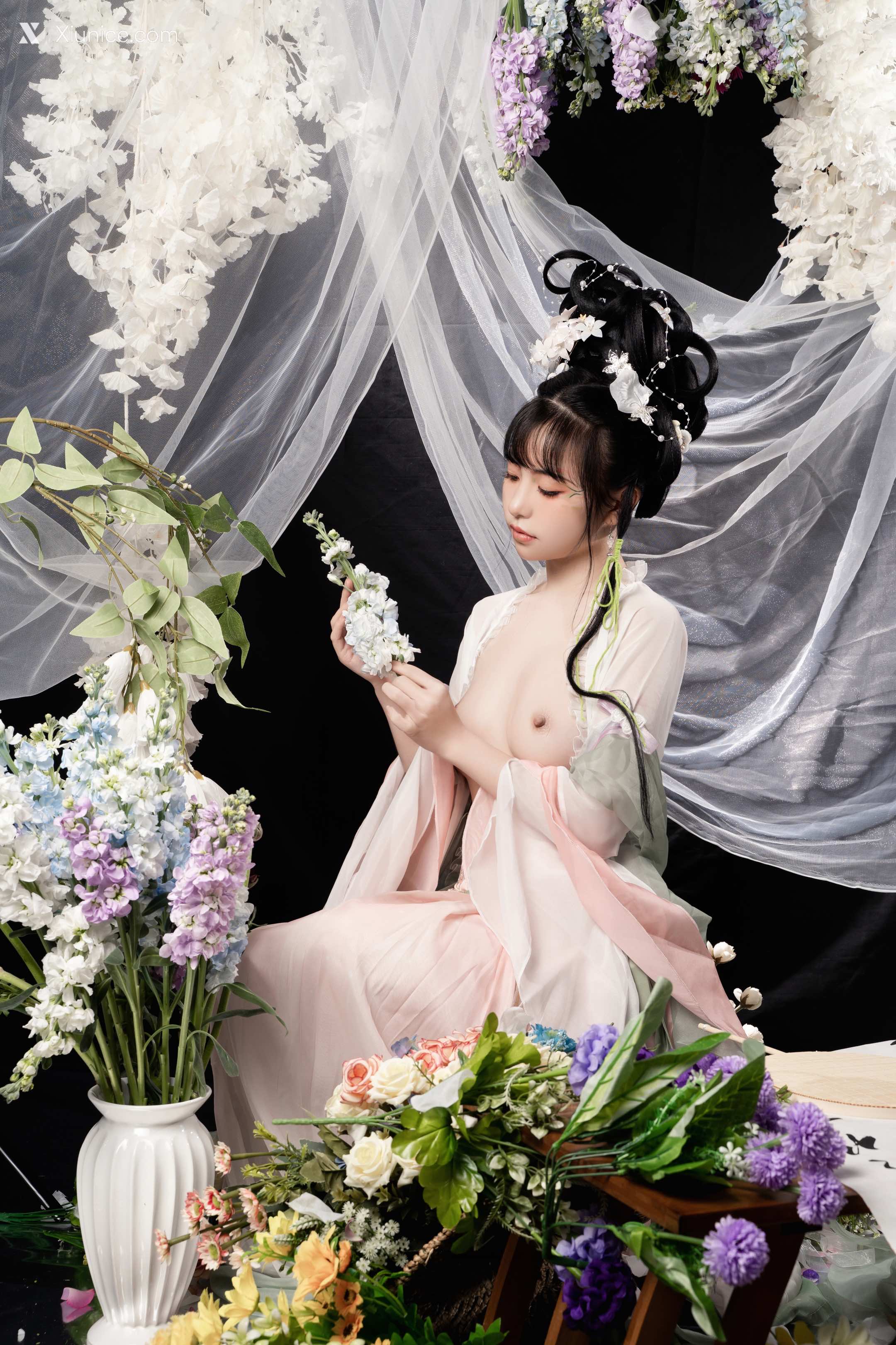 Nekokoyoshi 花间集 24