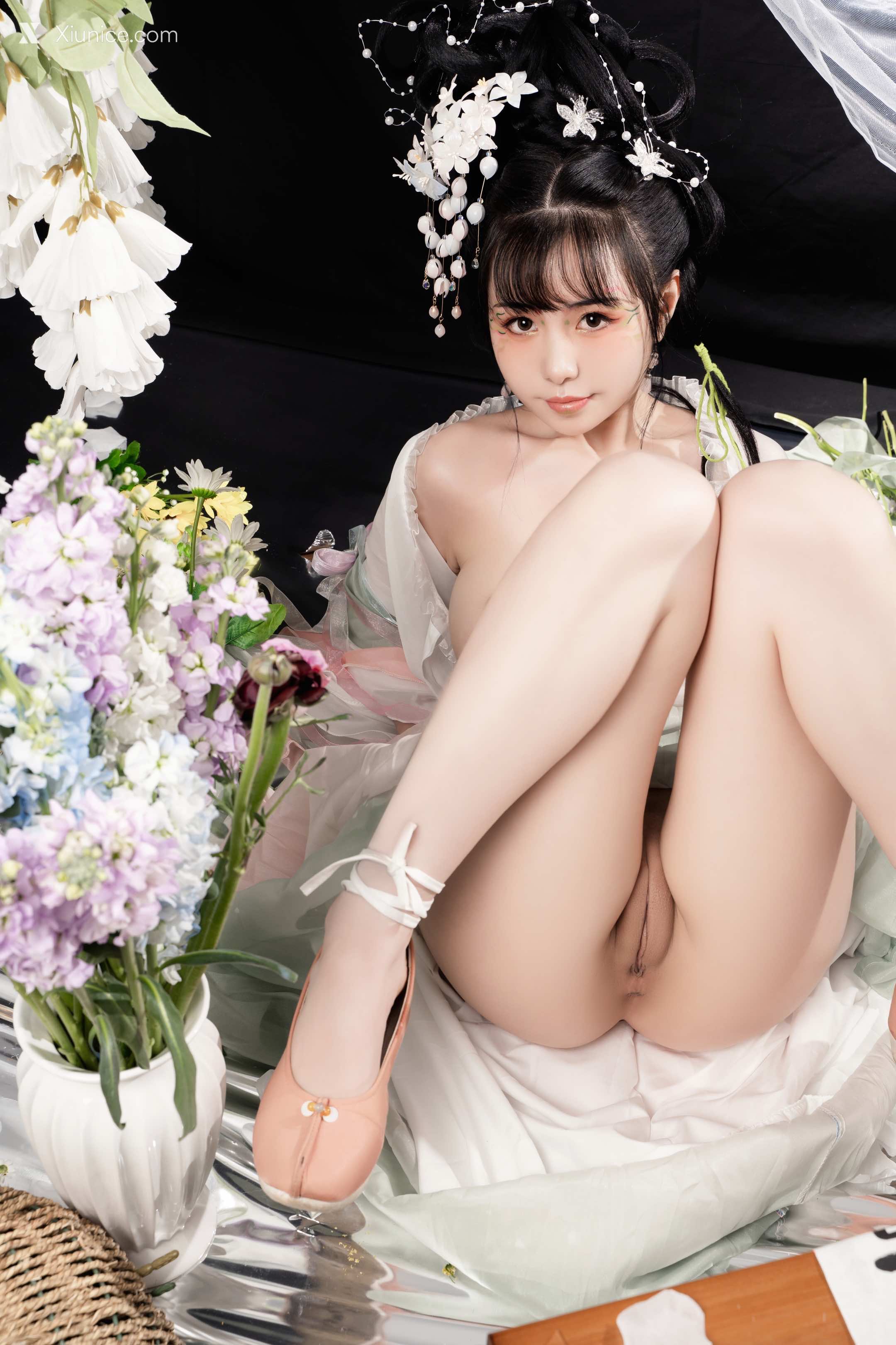 Nekokoyoshi 花间集 52