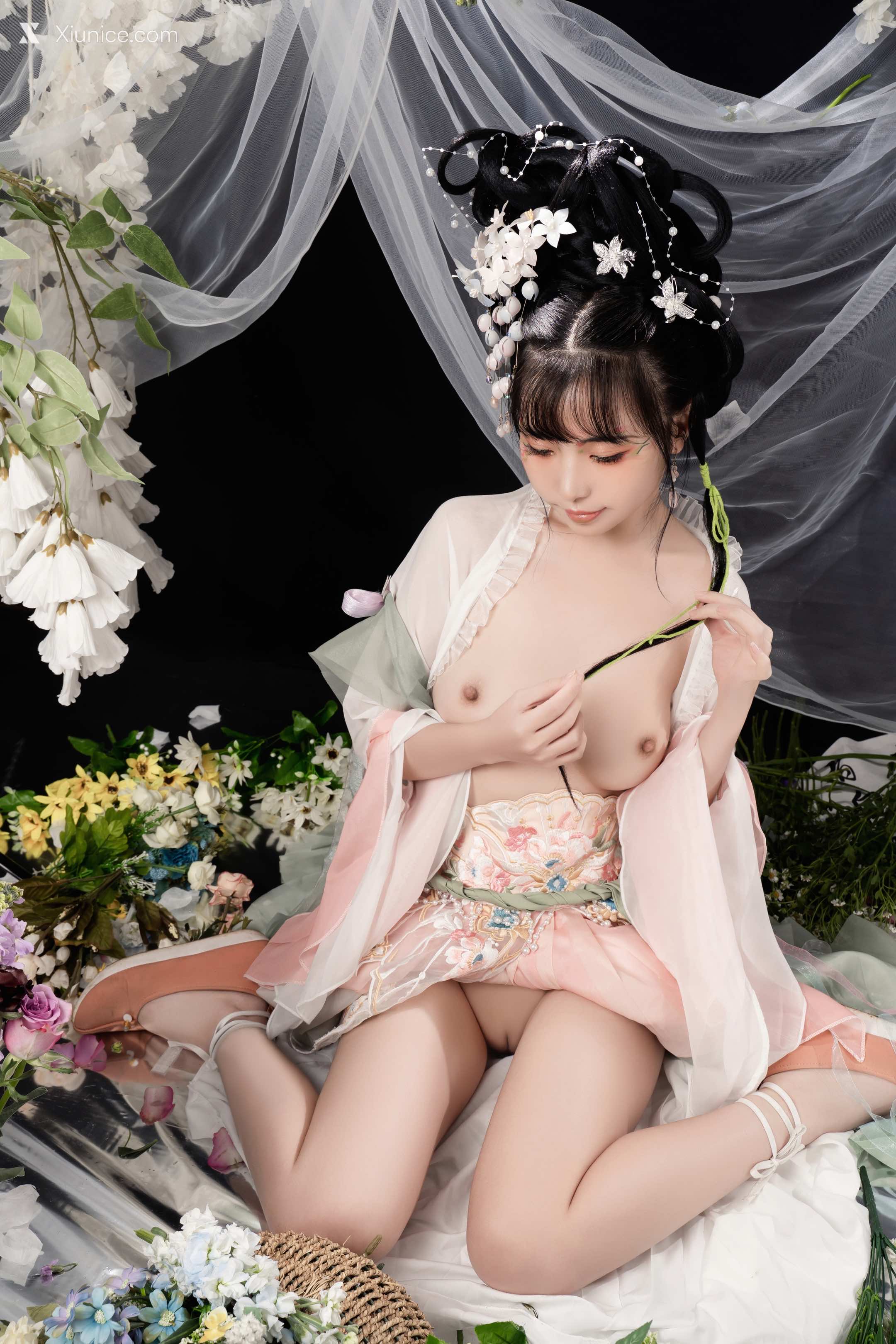 Nekokoyoshi 花间集 74