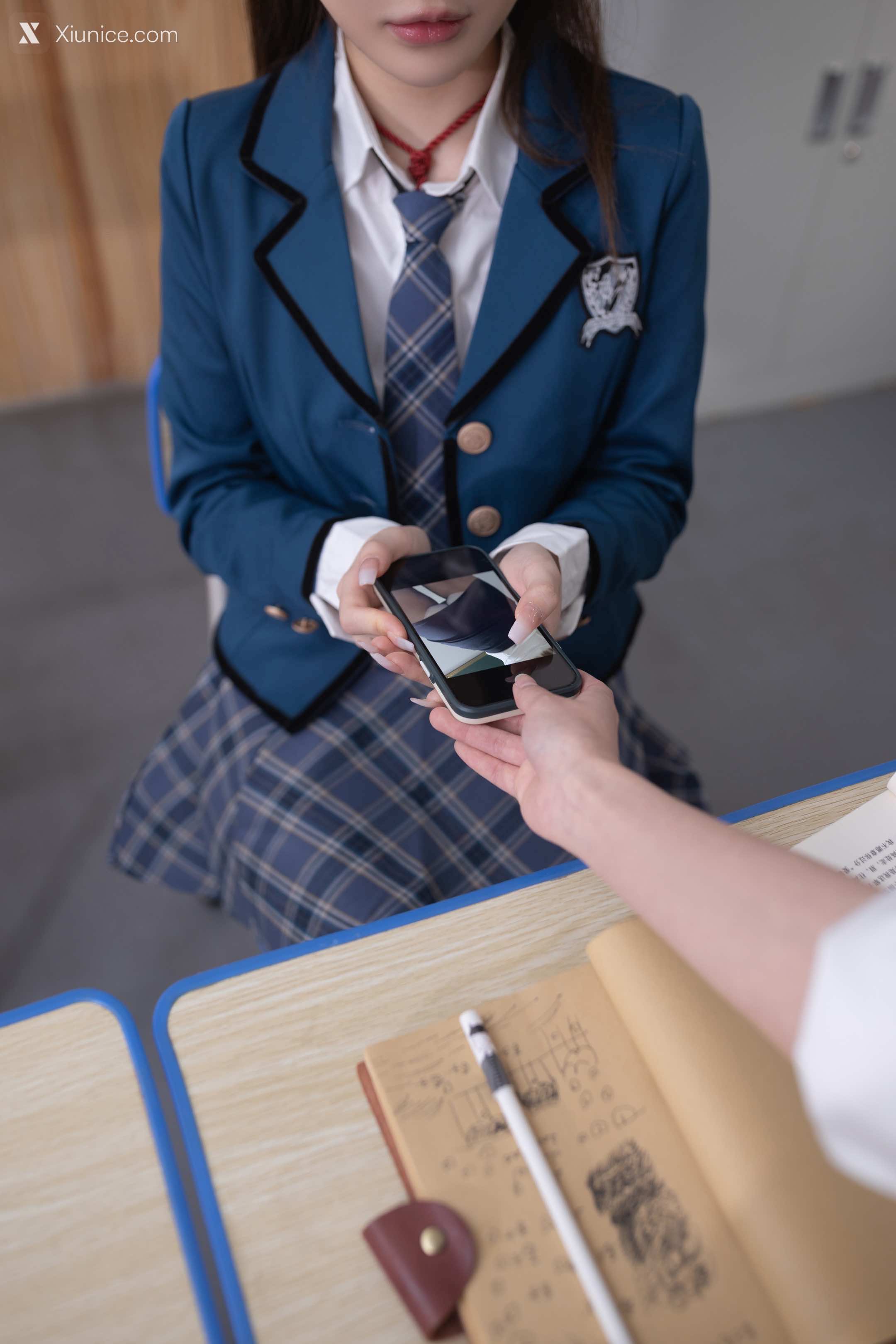 鱼子酱Fish 内购私拍 侘びの教室 15