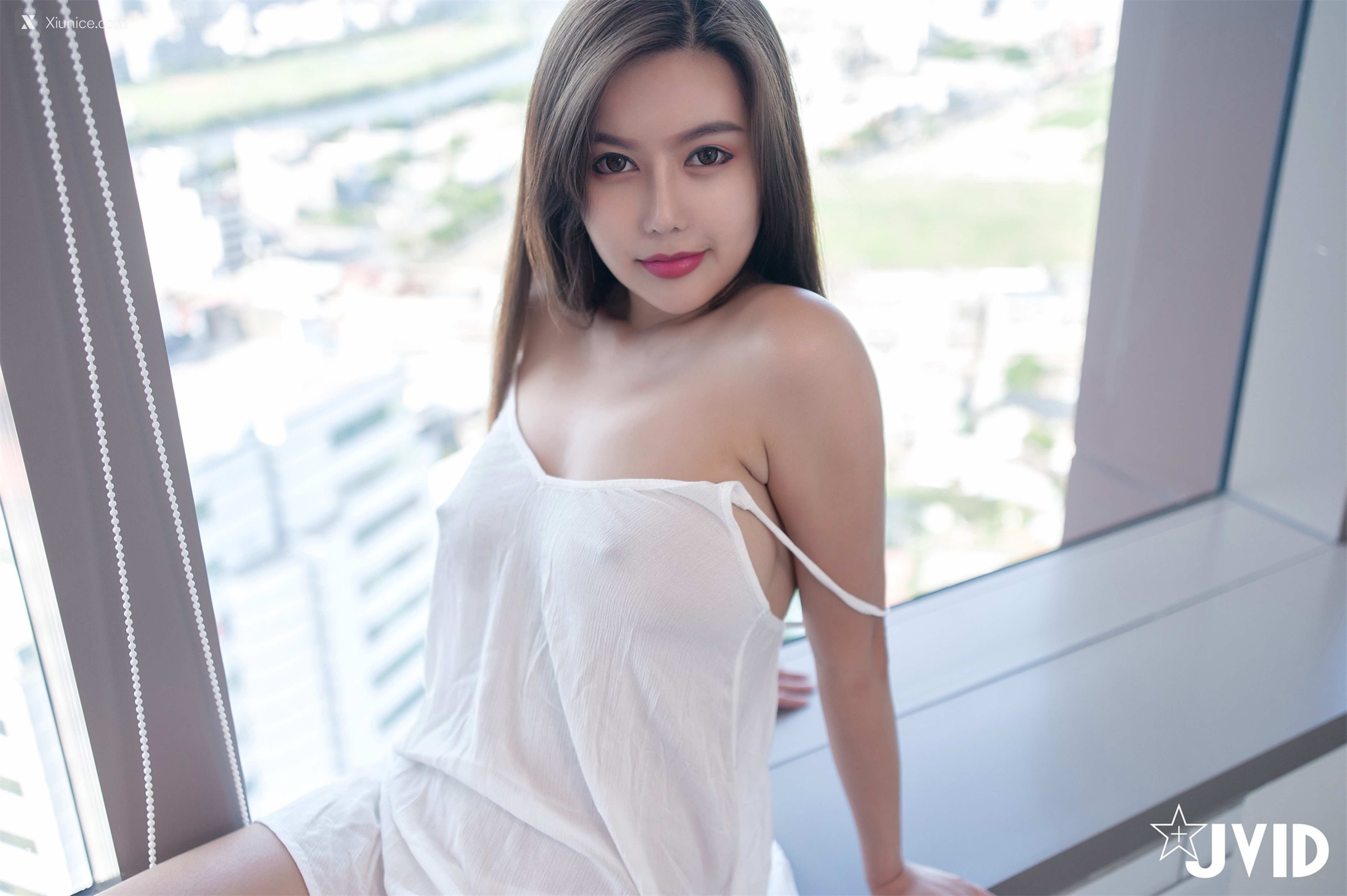 JVID 木木森 梦幻般的美巨乳 私服着衣激凸诱惑 全裸湿身 景观高楼内的裸体 50