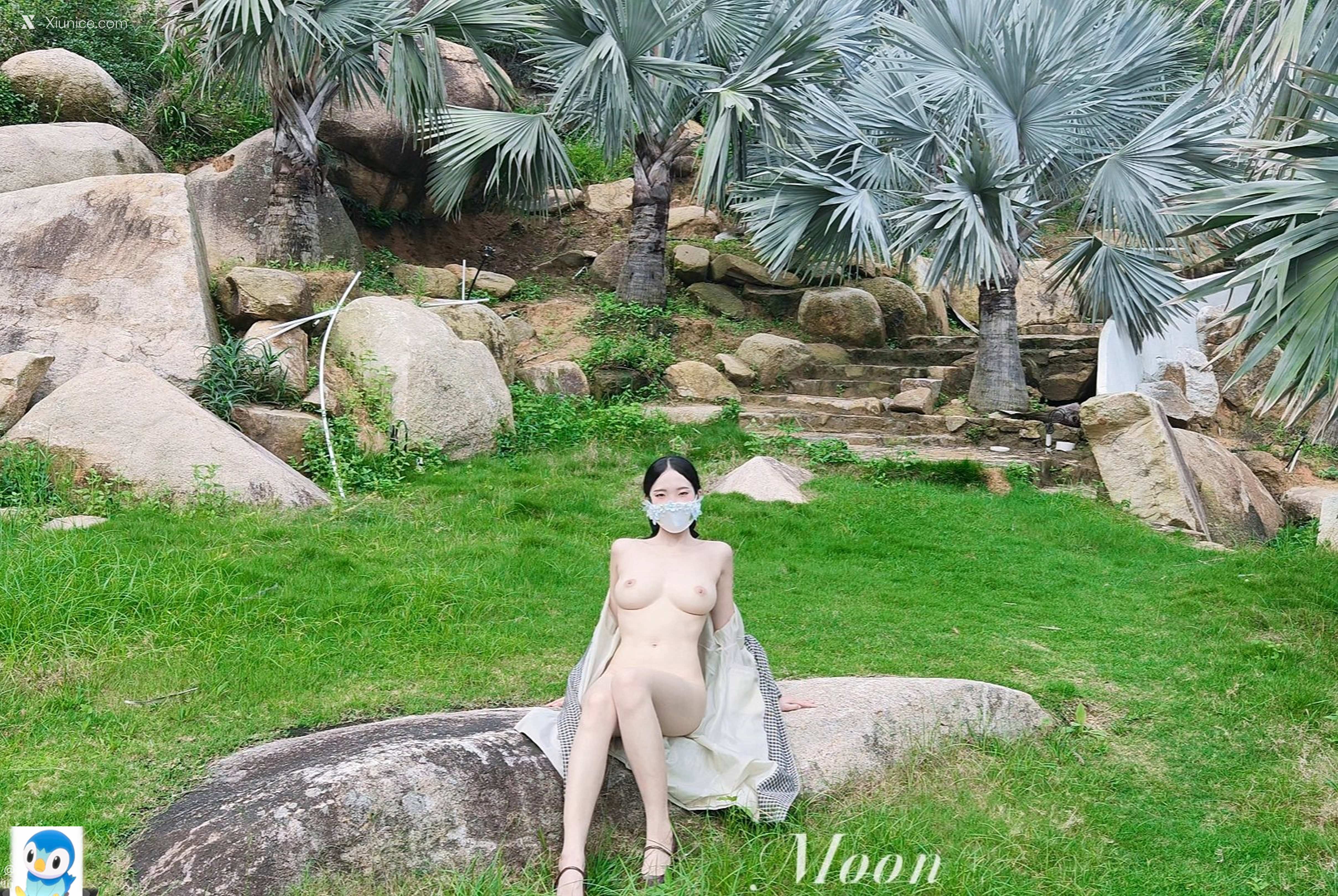 MoonTree01 酥胸福利姬 白净写拍集 221