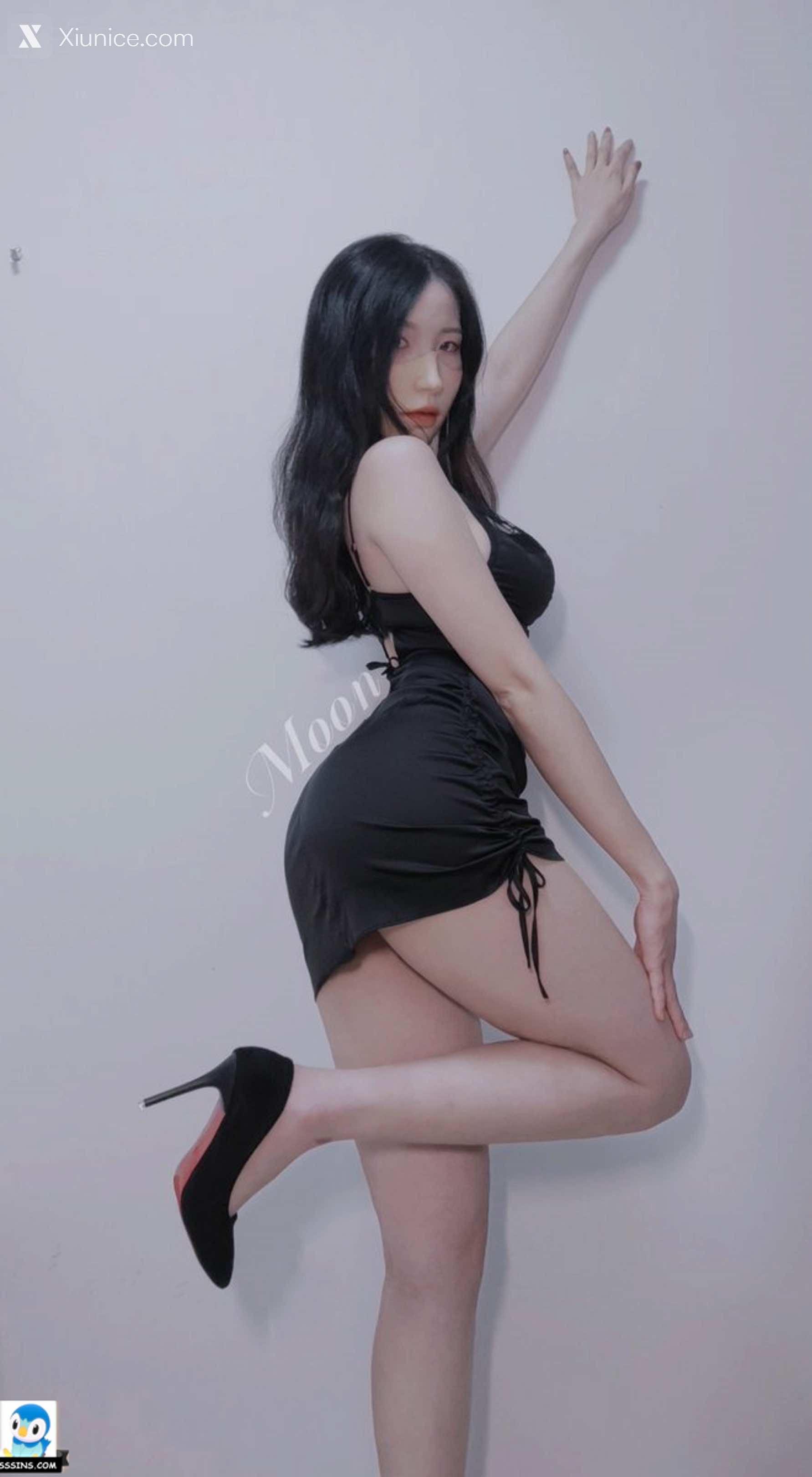 MoonTree01 酥胸福利姬 白净写拍集 307