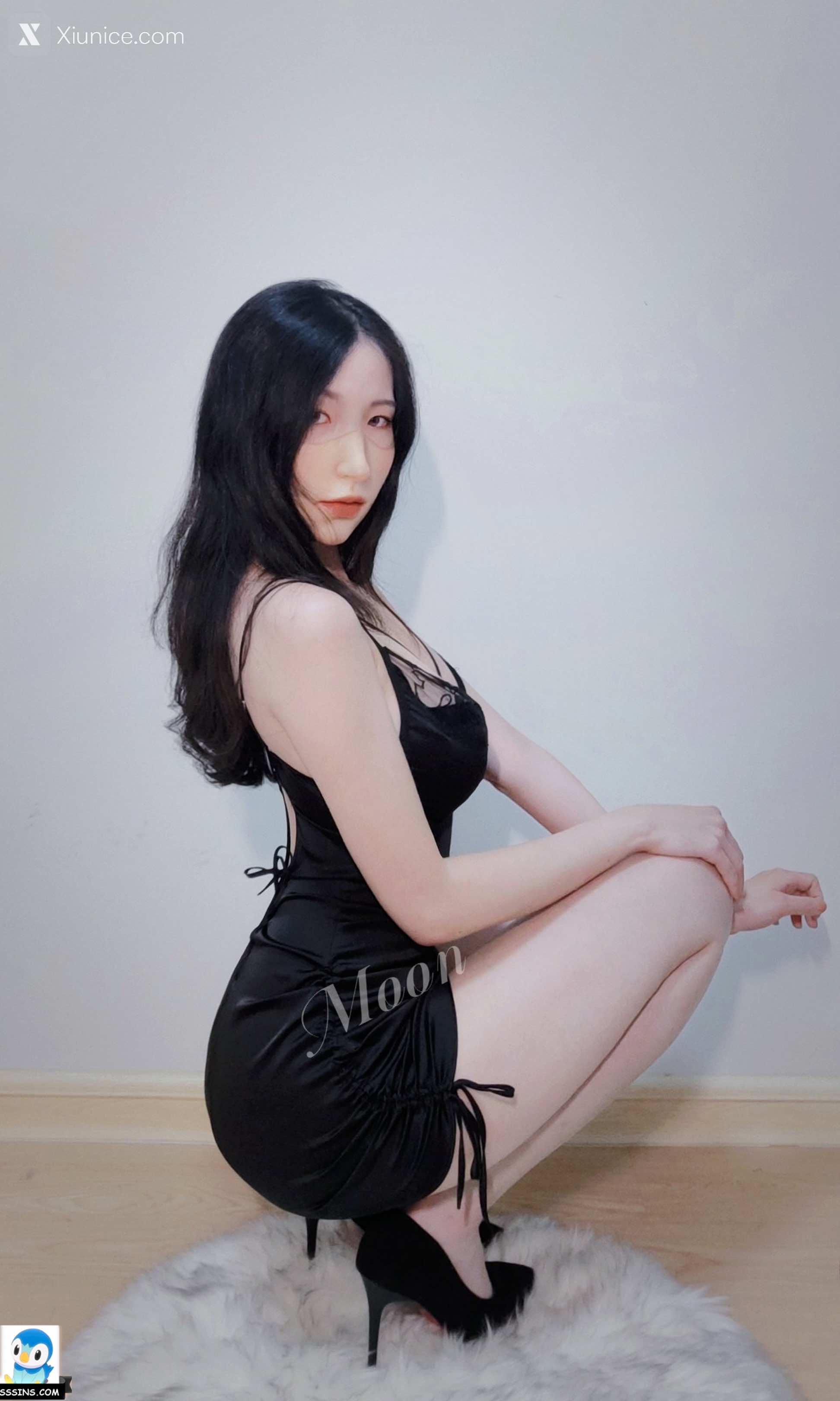 MoonTree01 酥胸福利姬 白净写拍集 311