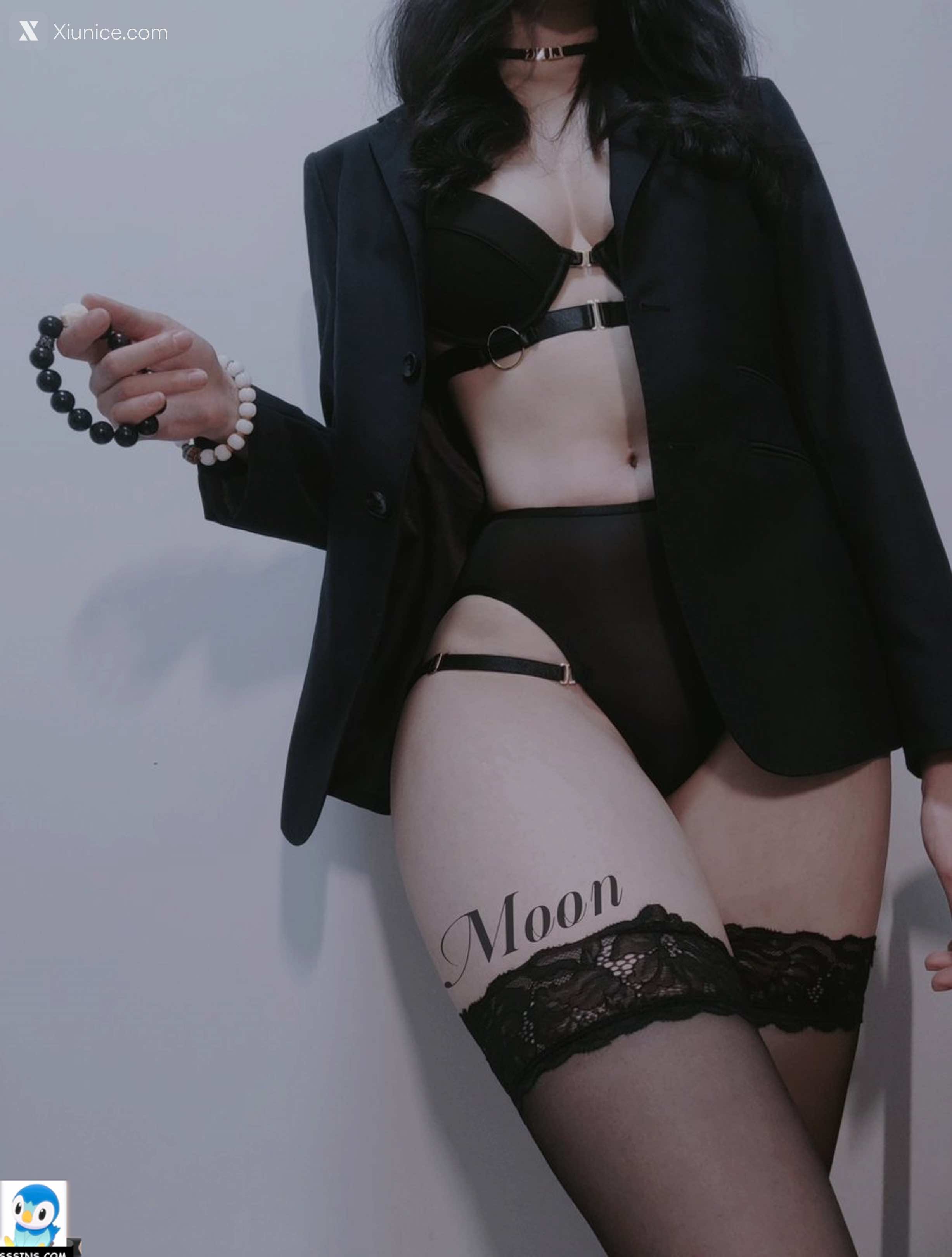 MoonTree01 酥胸福利姬 白净写拍集 320