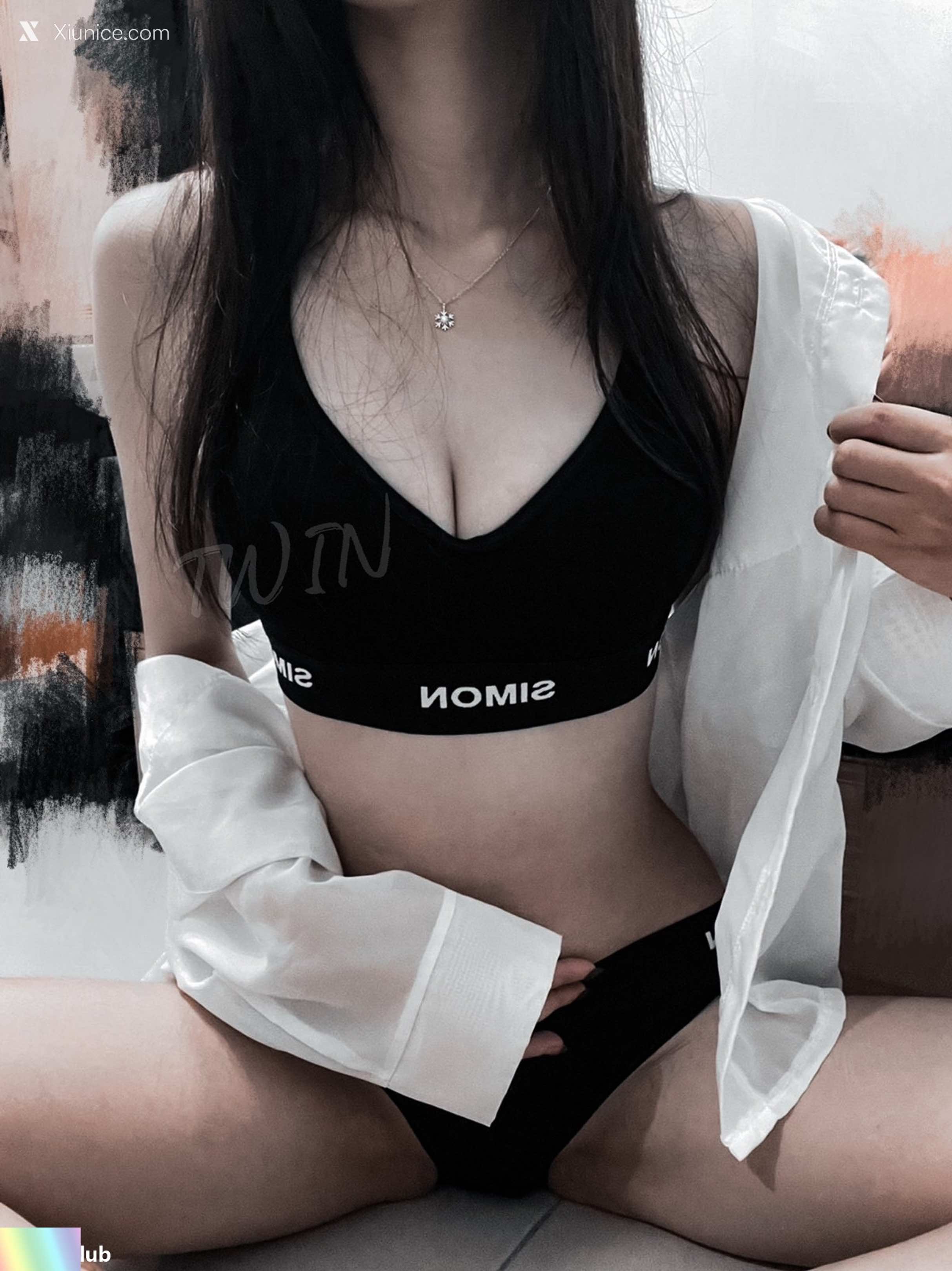 TWIN 才发现原来自己高潮的时候脚趾头会折起来了 反差白虎母狗人前露出调教 243