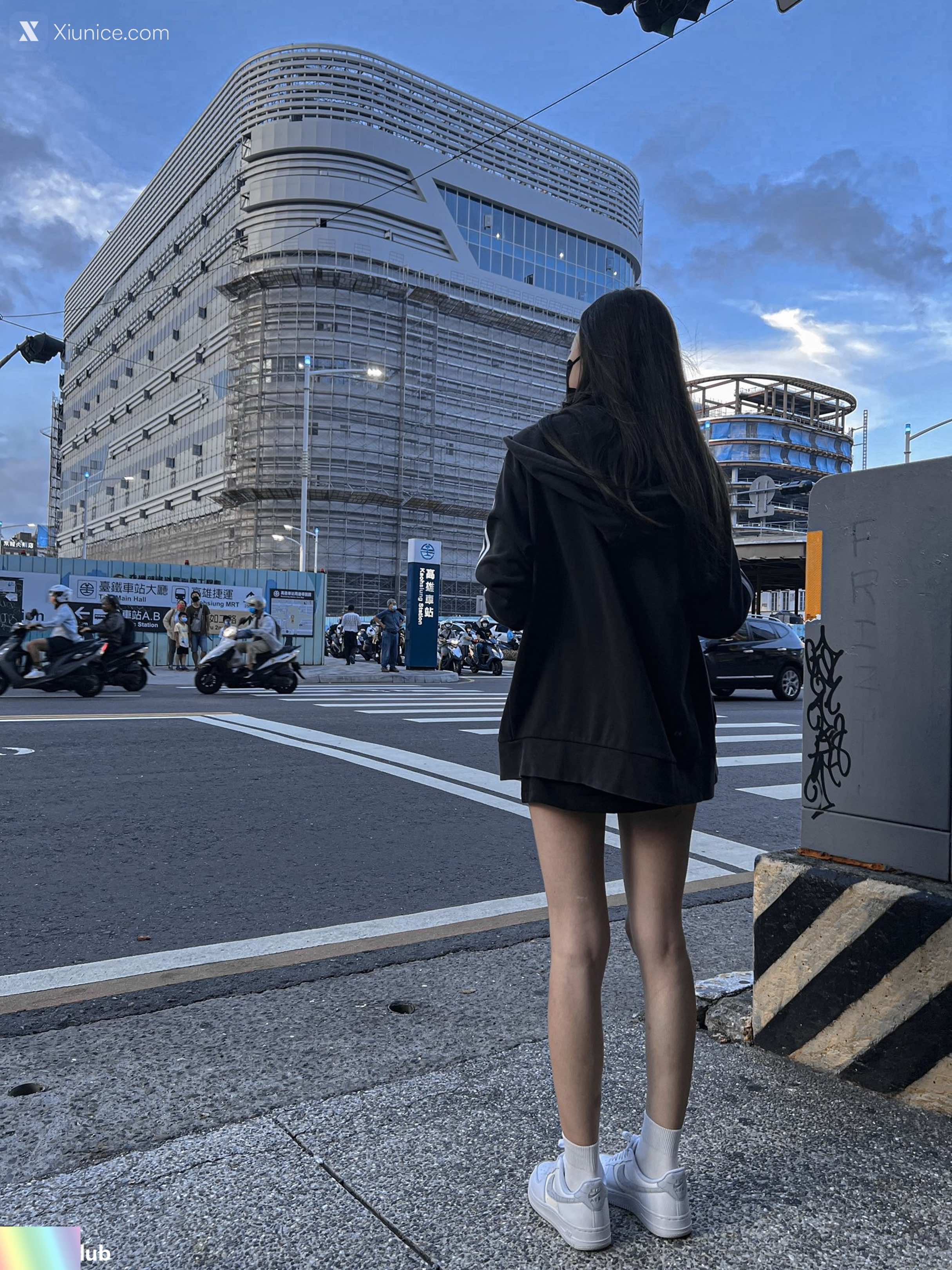 TWIN 才发现原来自己高潮的时候脚趾头会折起来了 反差白虎母狗人前露出调教 95