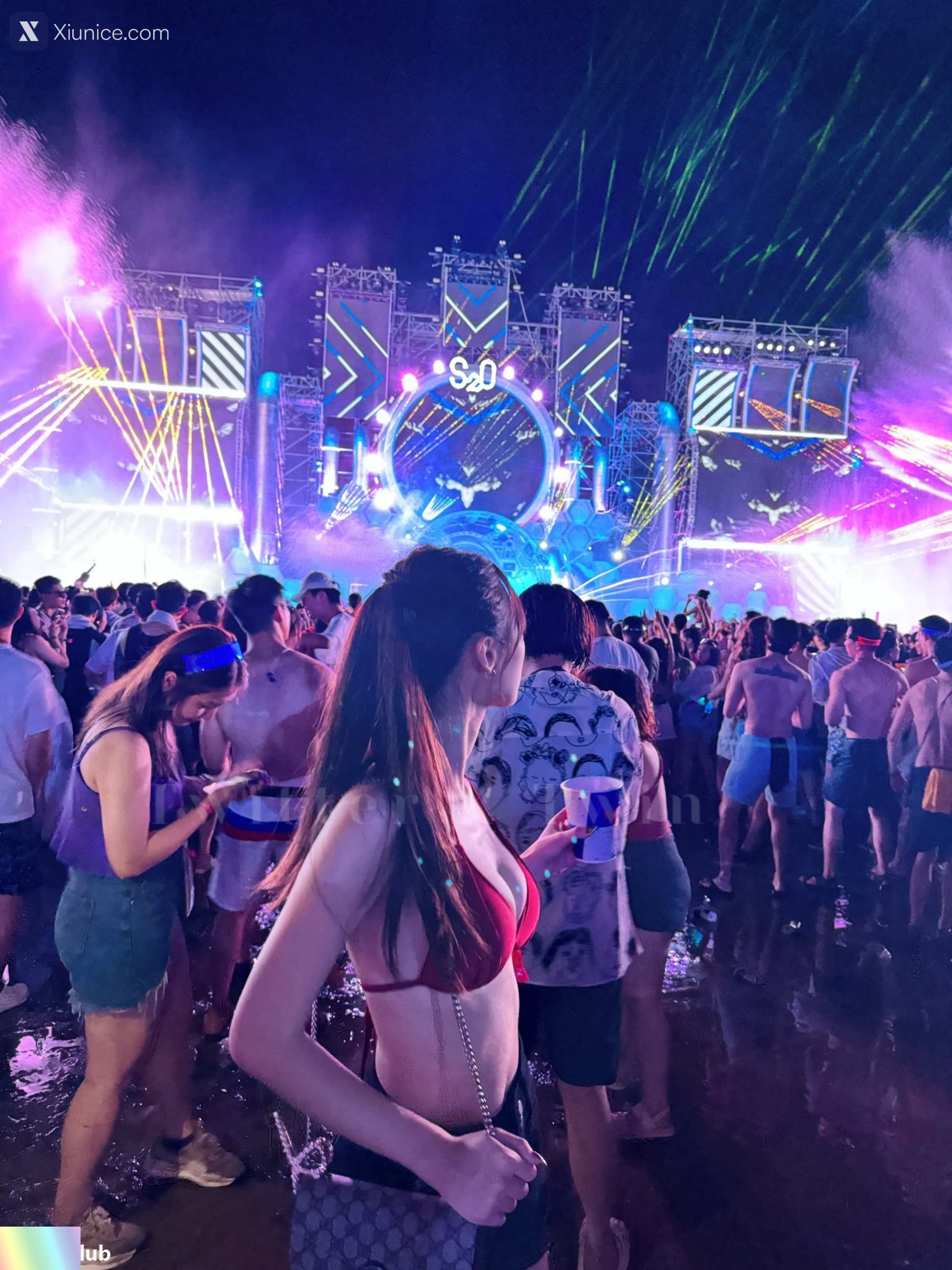 TWIN 才发现原来自己高潮的时候脚趾头会折起来了 反差白虎母狗人前露出调教 97