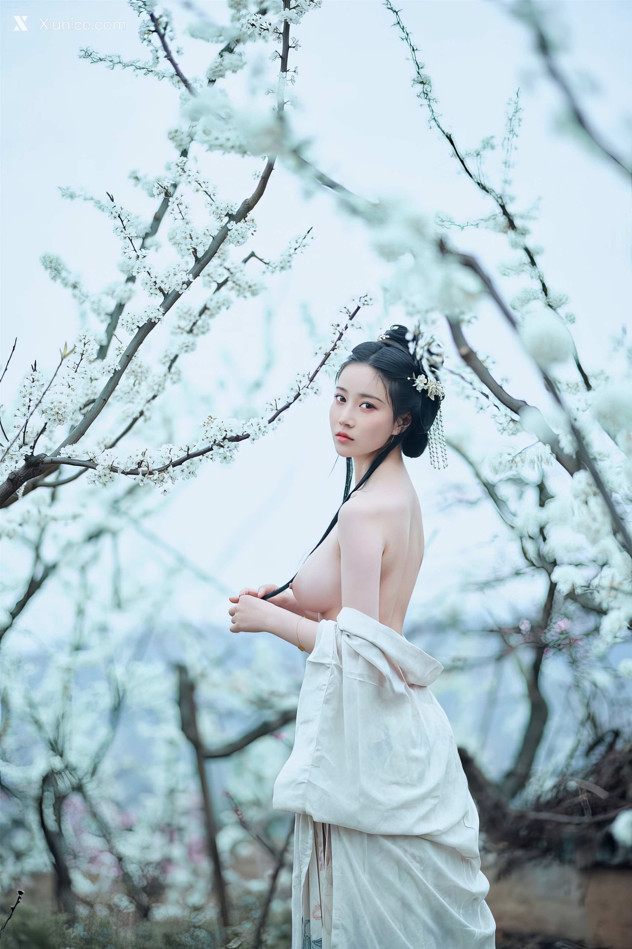 Coser 年年Nnian 三月花 18