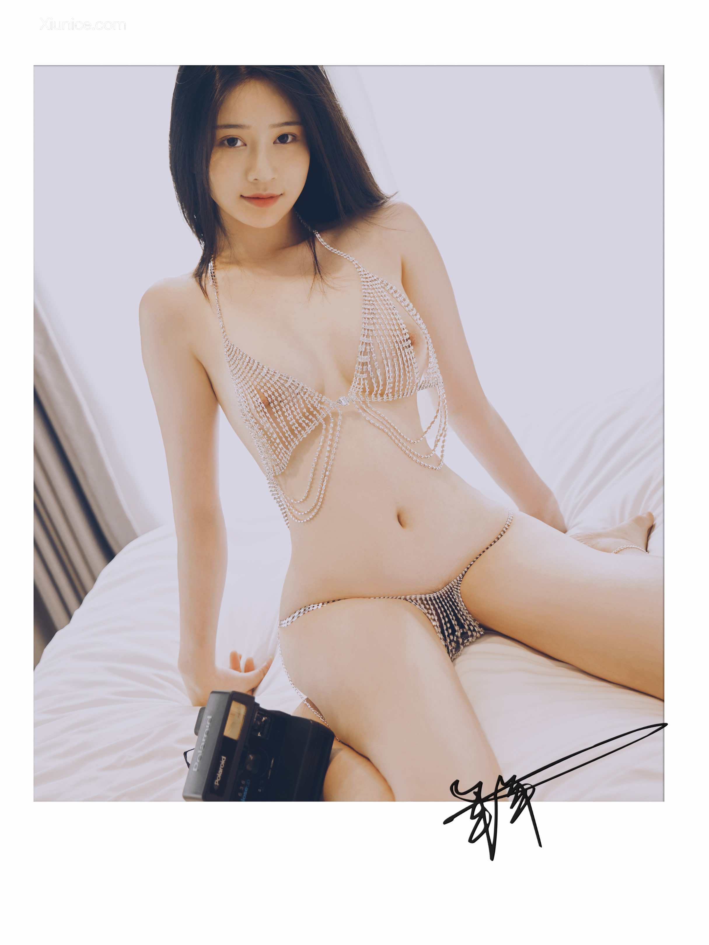 Coser 年年Nnian 拍立得女孩 Polaroid Girl 42
