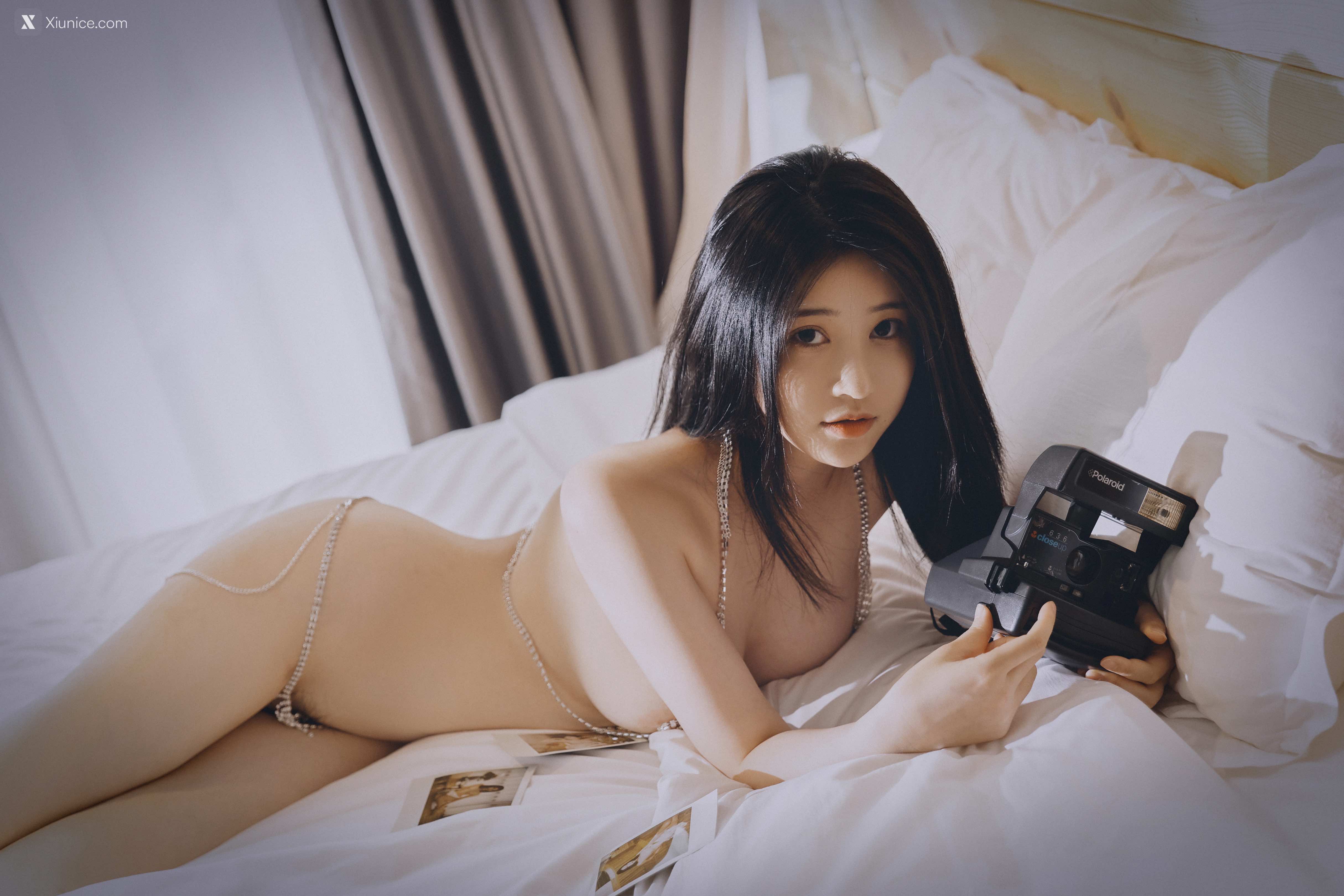 Coser 年年Nnian 拍立得女孩 Polaroid Girl 9