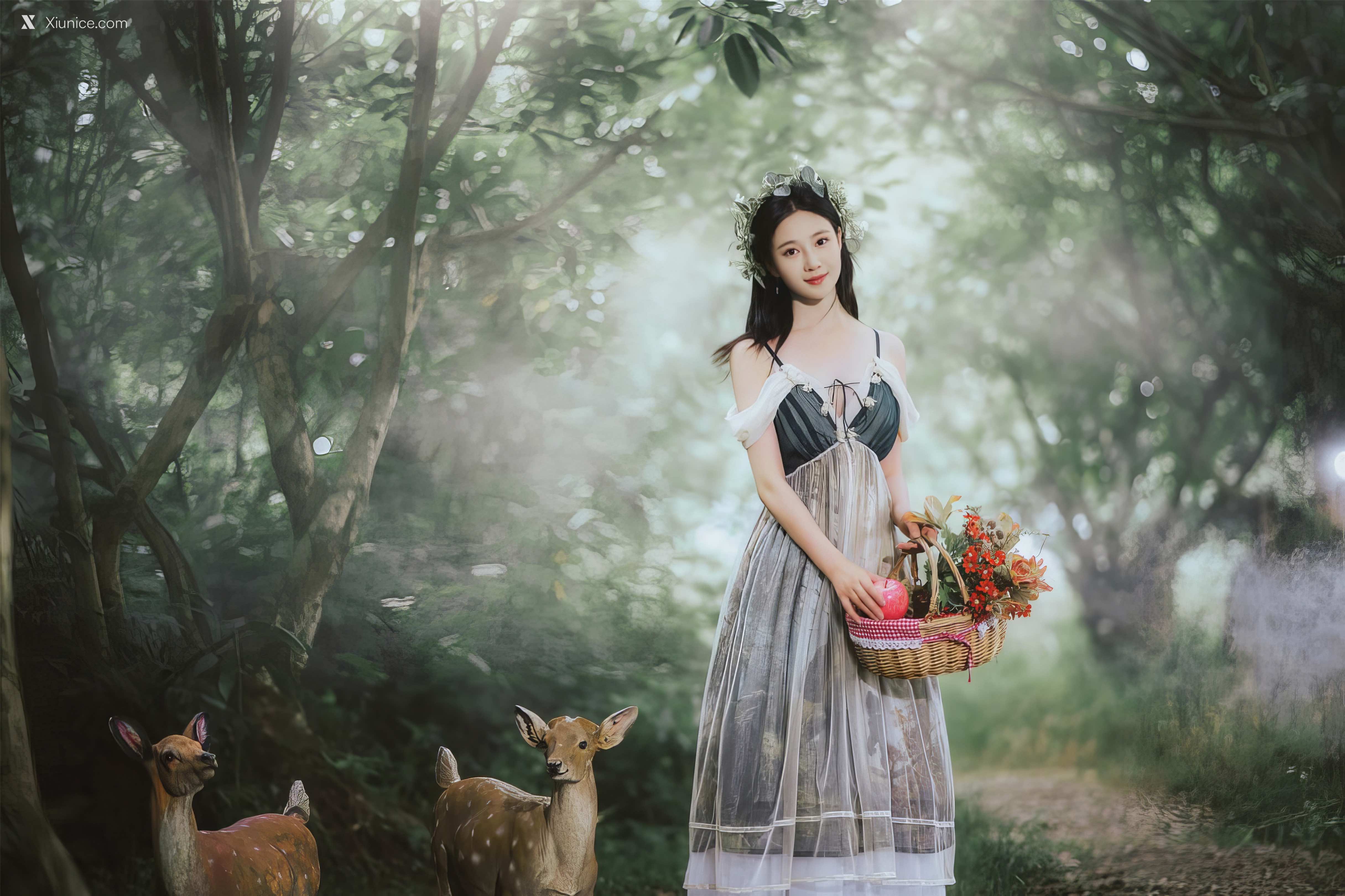 Coser 年年Nnian 爱丽丝漫游仙境 32