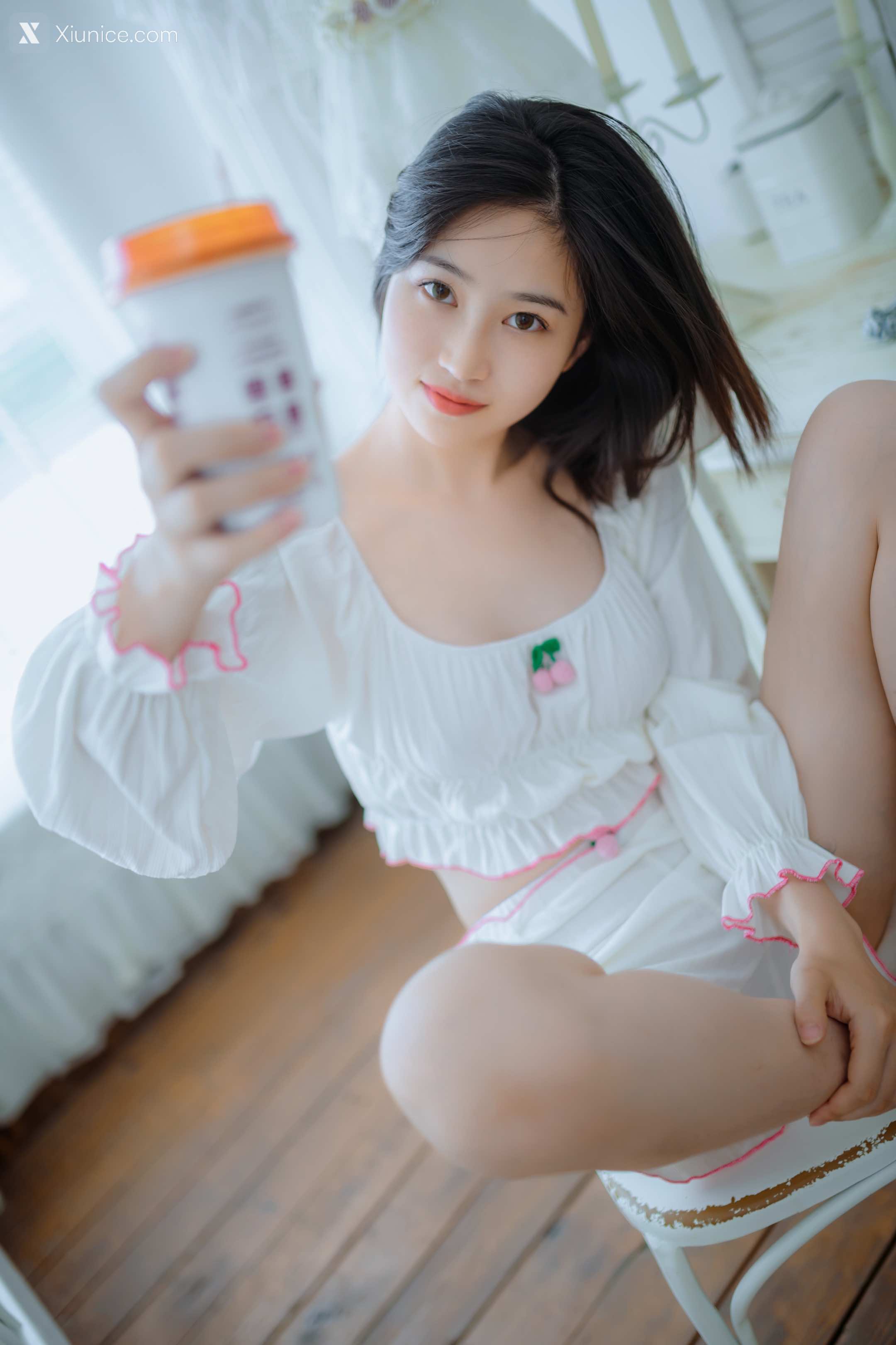 Coser 年年Nnian 爱吃棒棒糖的少女 1