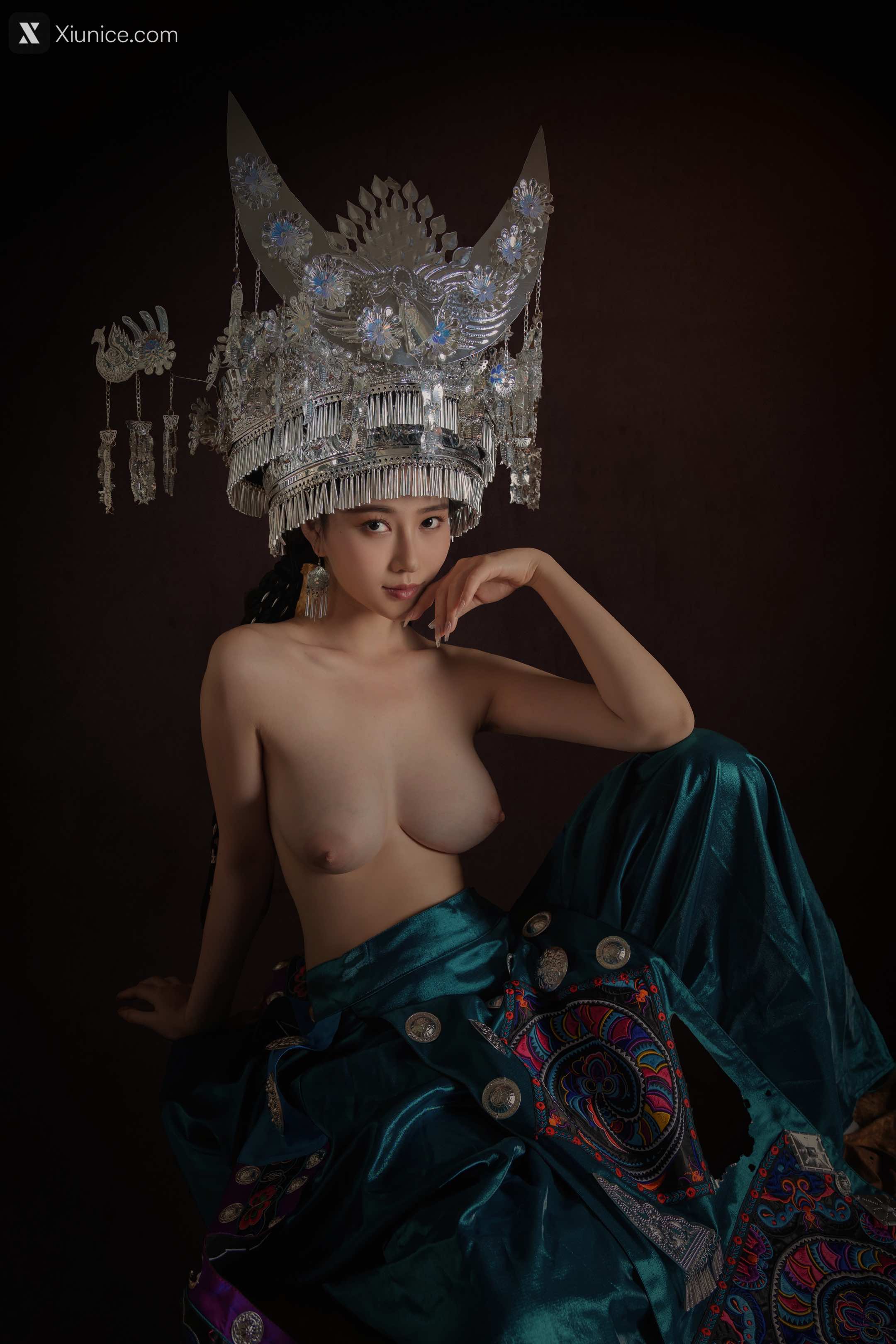 Coser 年年Nnian 苗疆女孩 38