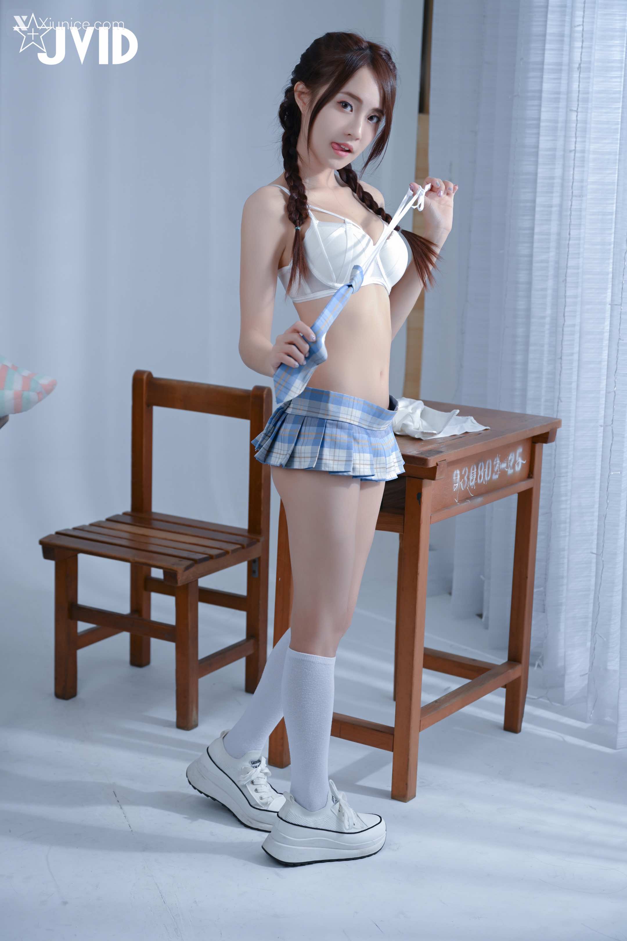 JVID 佳佳兒 JiaJia Little Girl Taking Off Her School Uniform 68