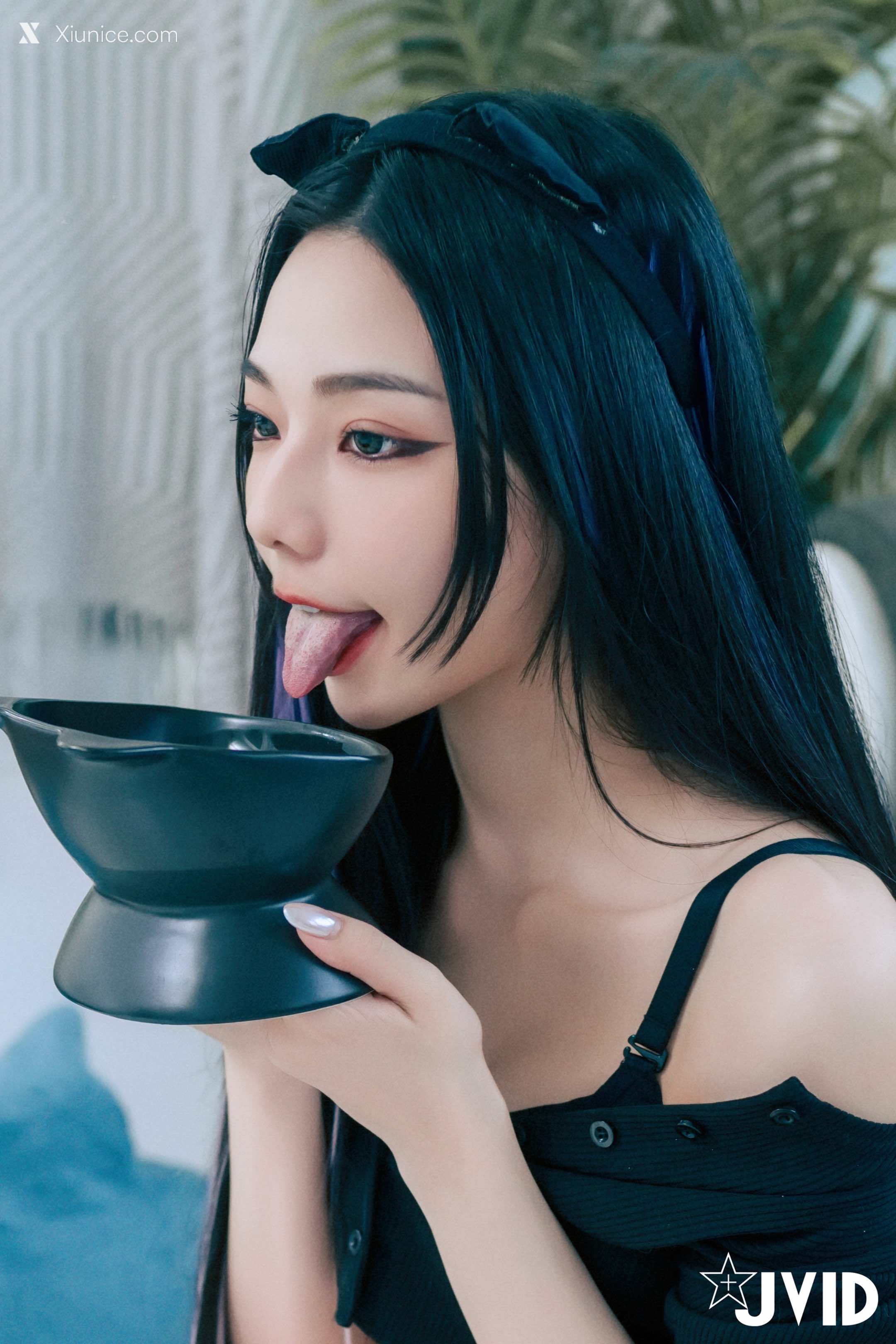 JVID 啾啾 牛奶成功收編冶豔的黑貓娘 147