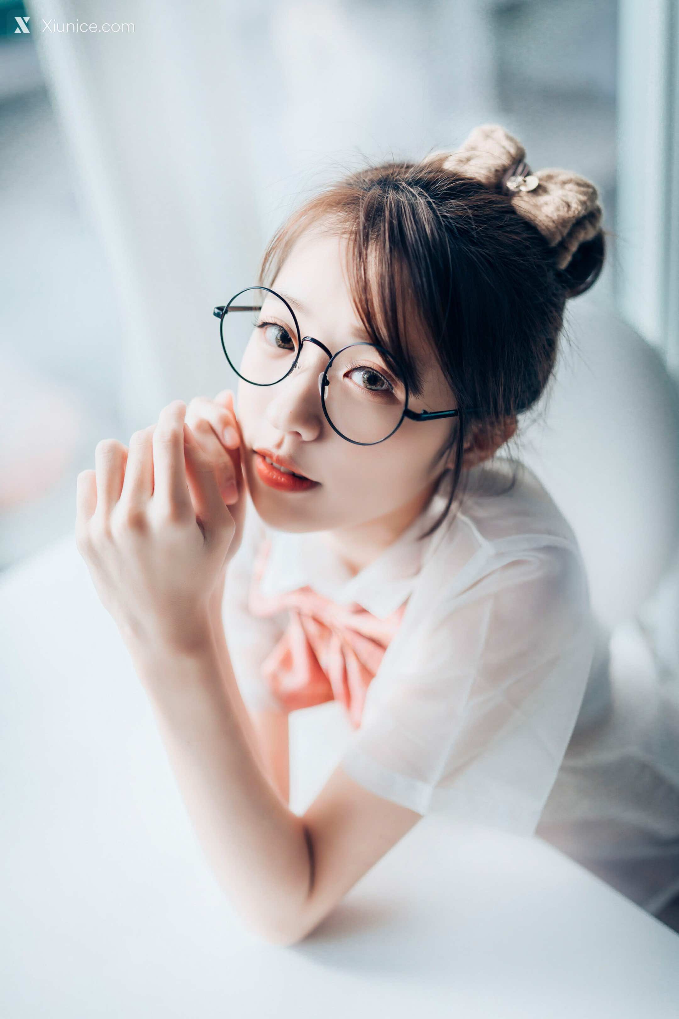 JVID 妍妍 Angel 女孩在trasmart制服與眼鏡 1