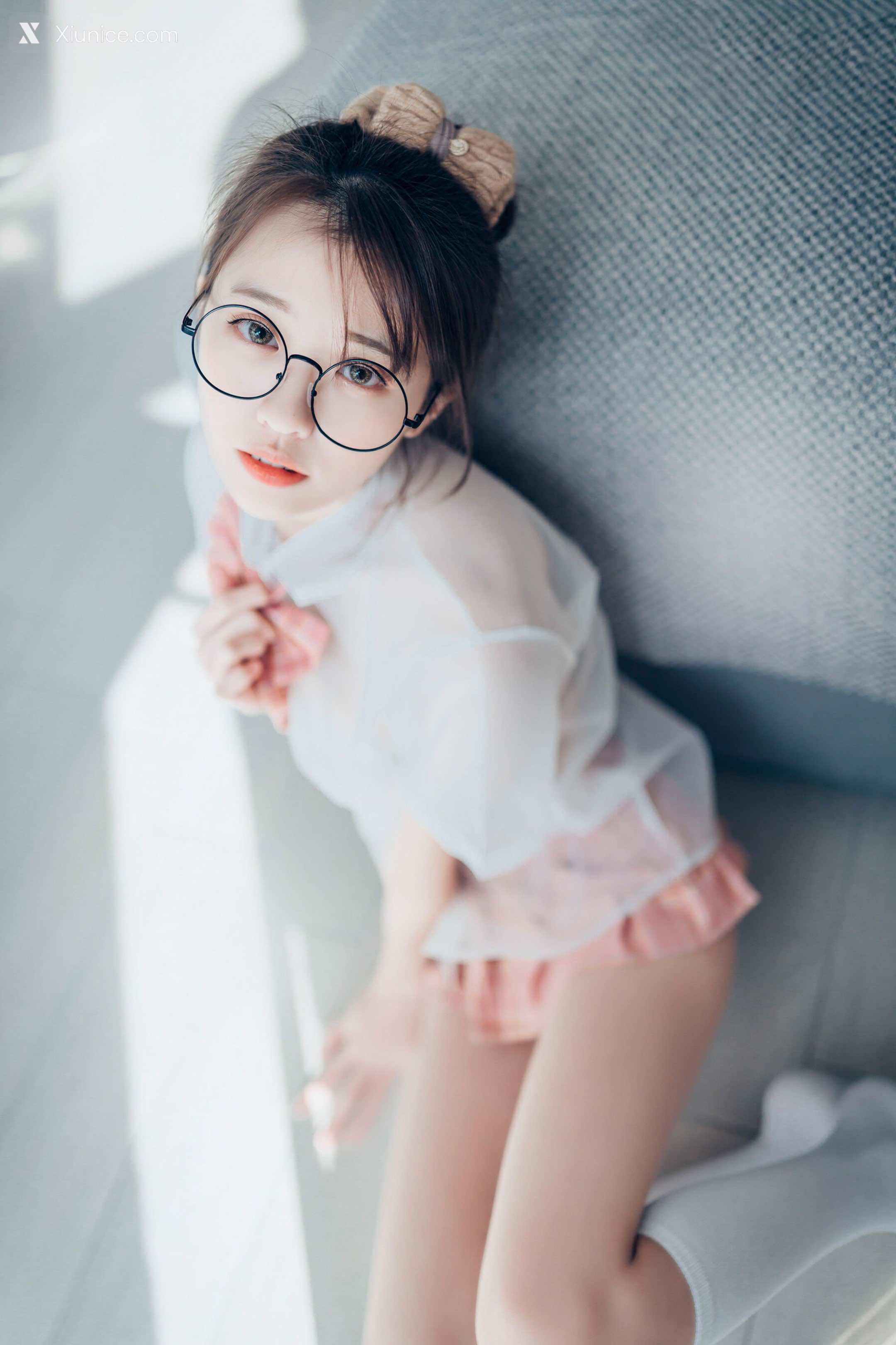 JVID 妍妍 Angel 女孩在trasmart制服與眼鏡 10