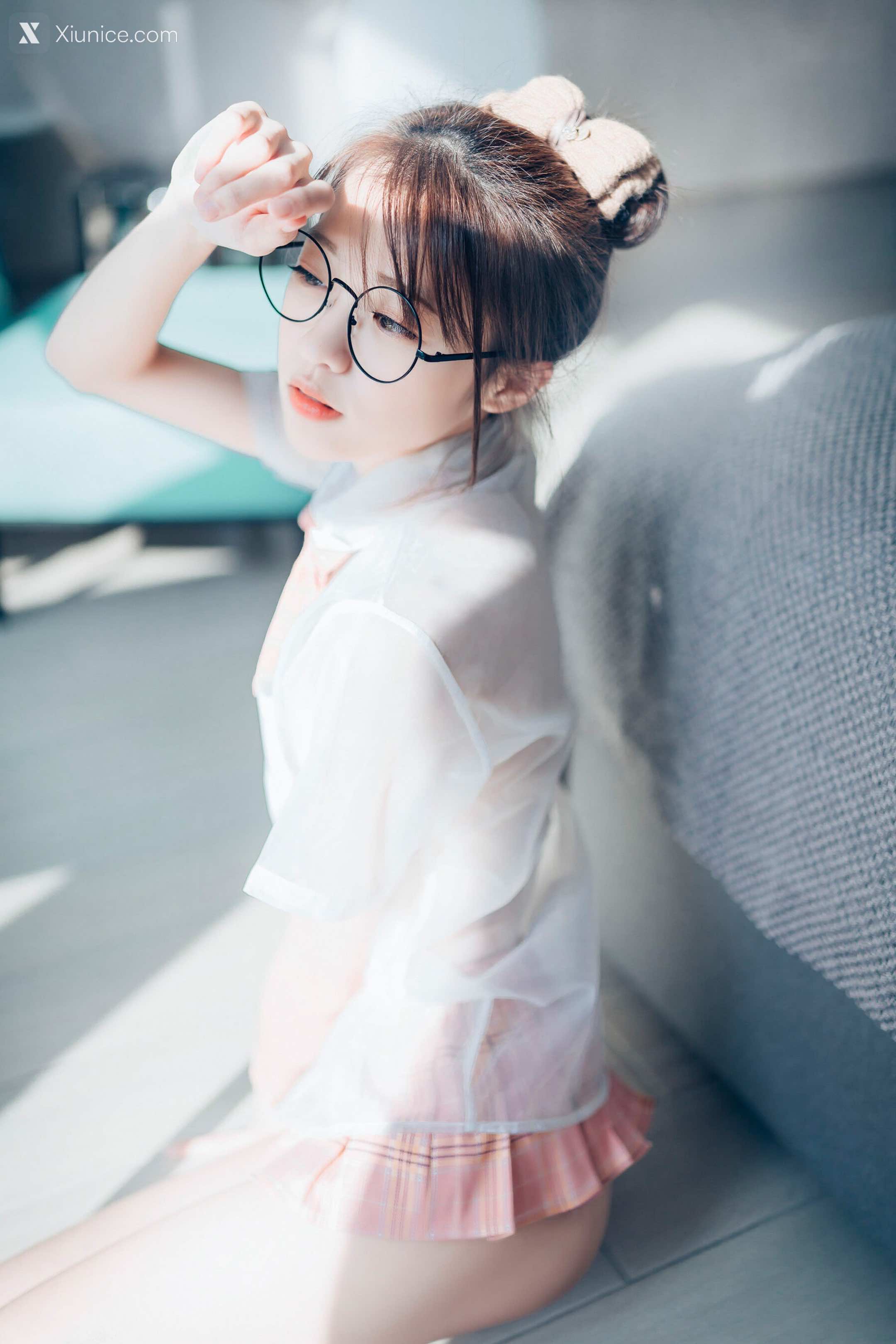 JVID 妍妍 Angel 女孩在trasmart制服與眼鏡 11