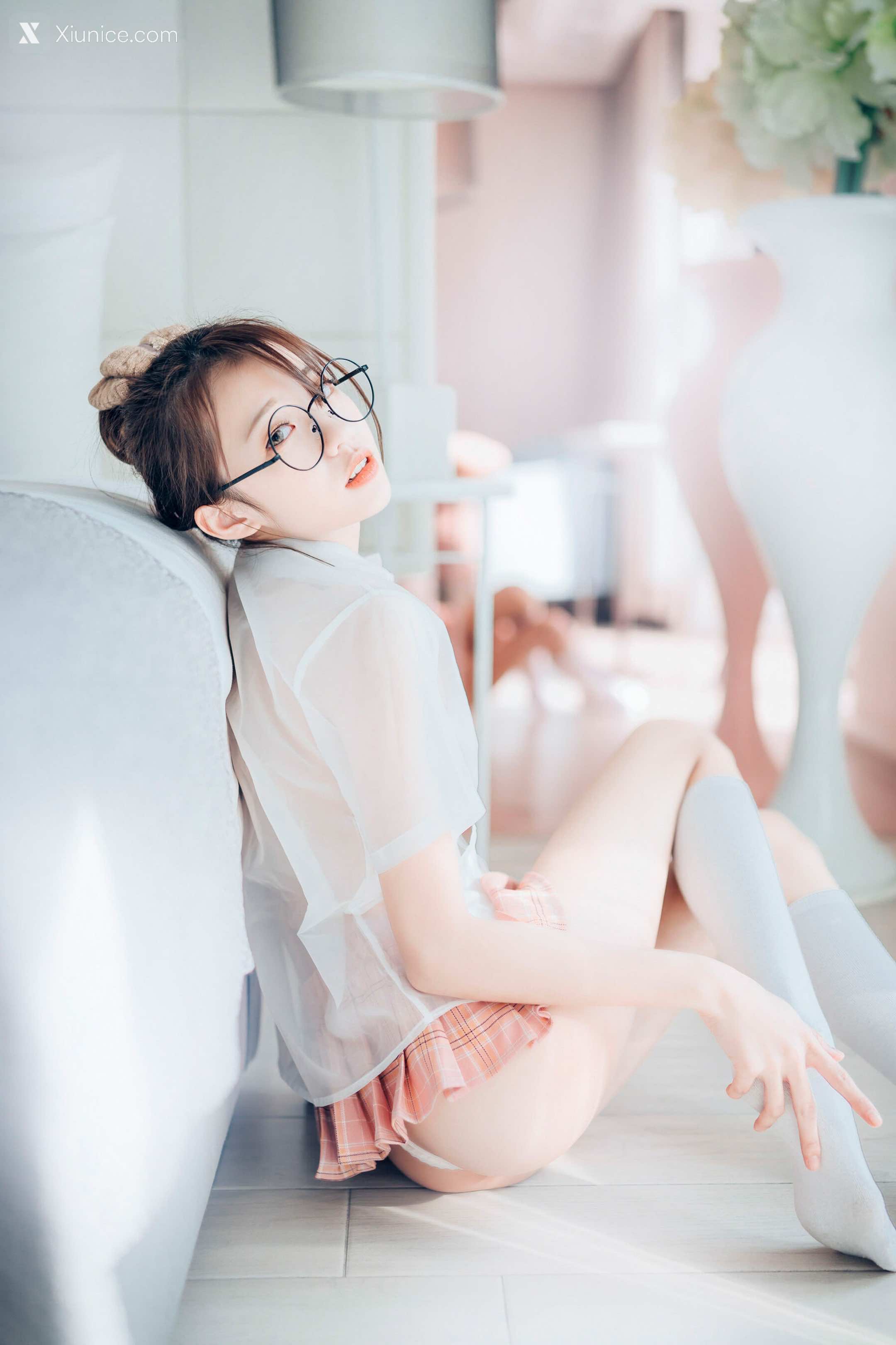 JVID 妍妍 Angel 女孩在trasmart制服與眼鏡 13