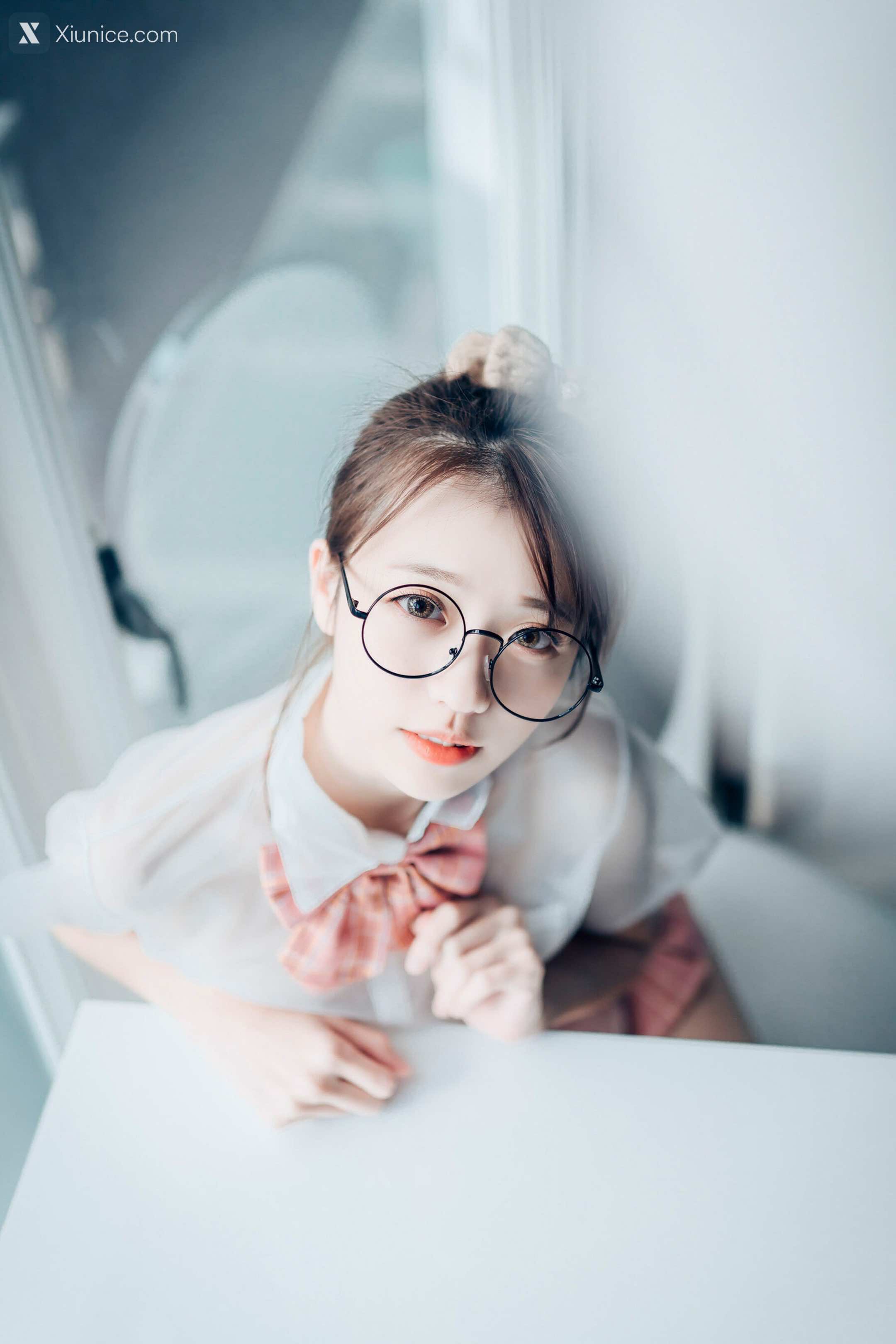 JVID 妍妍 Angel 女孩在trasmart制服與眼鏡 3