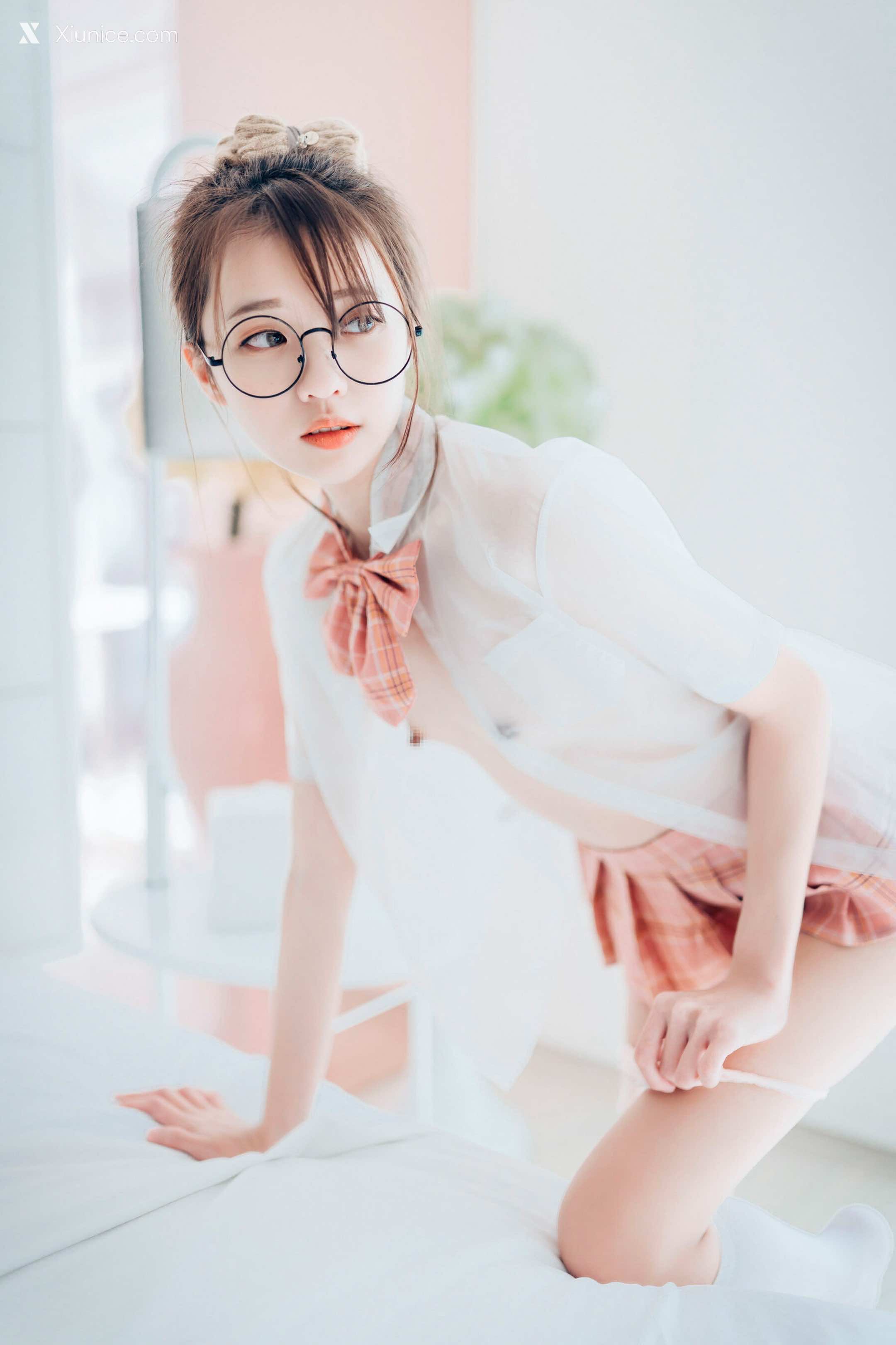 JVID 妍妍 Angel 女孩在trasmart制服與眼鏡 31