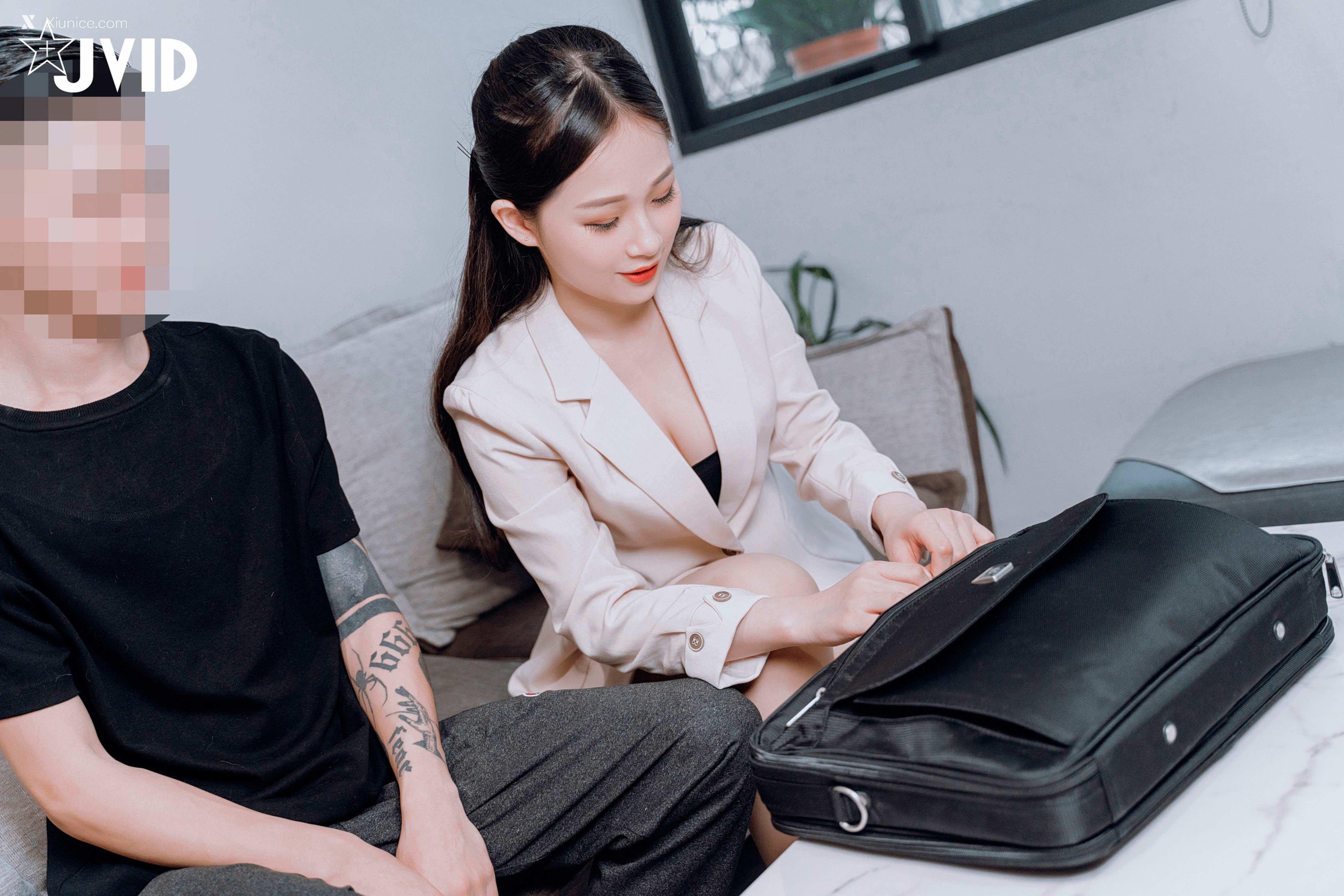 JVID 婕咪 Juice 飛機杯到府推銷員 54