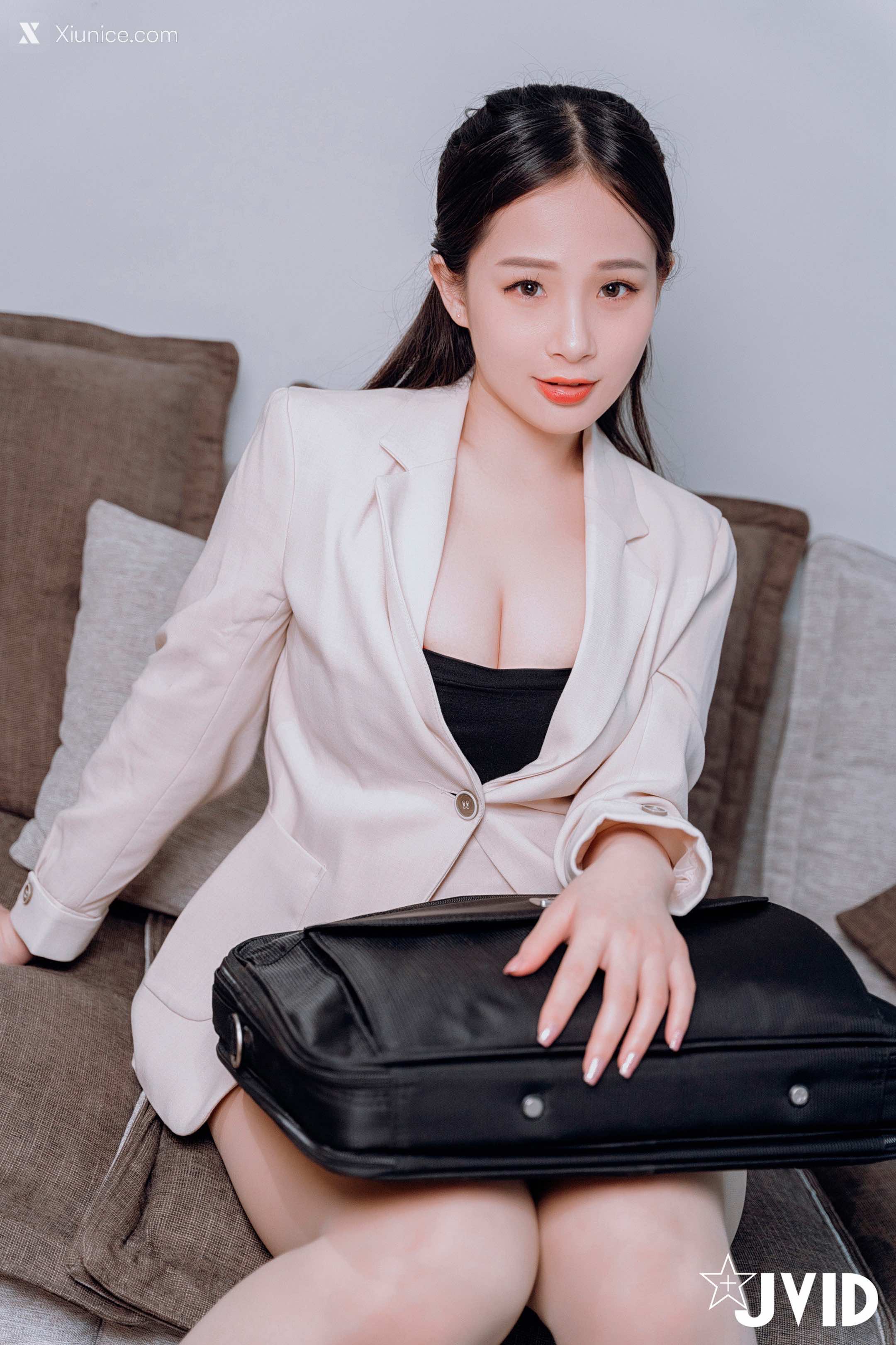 JVID 婕咪 Juice 飛機杯到府推銷員 57