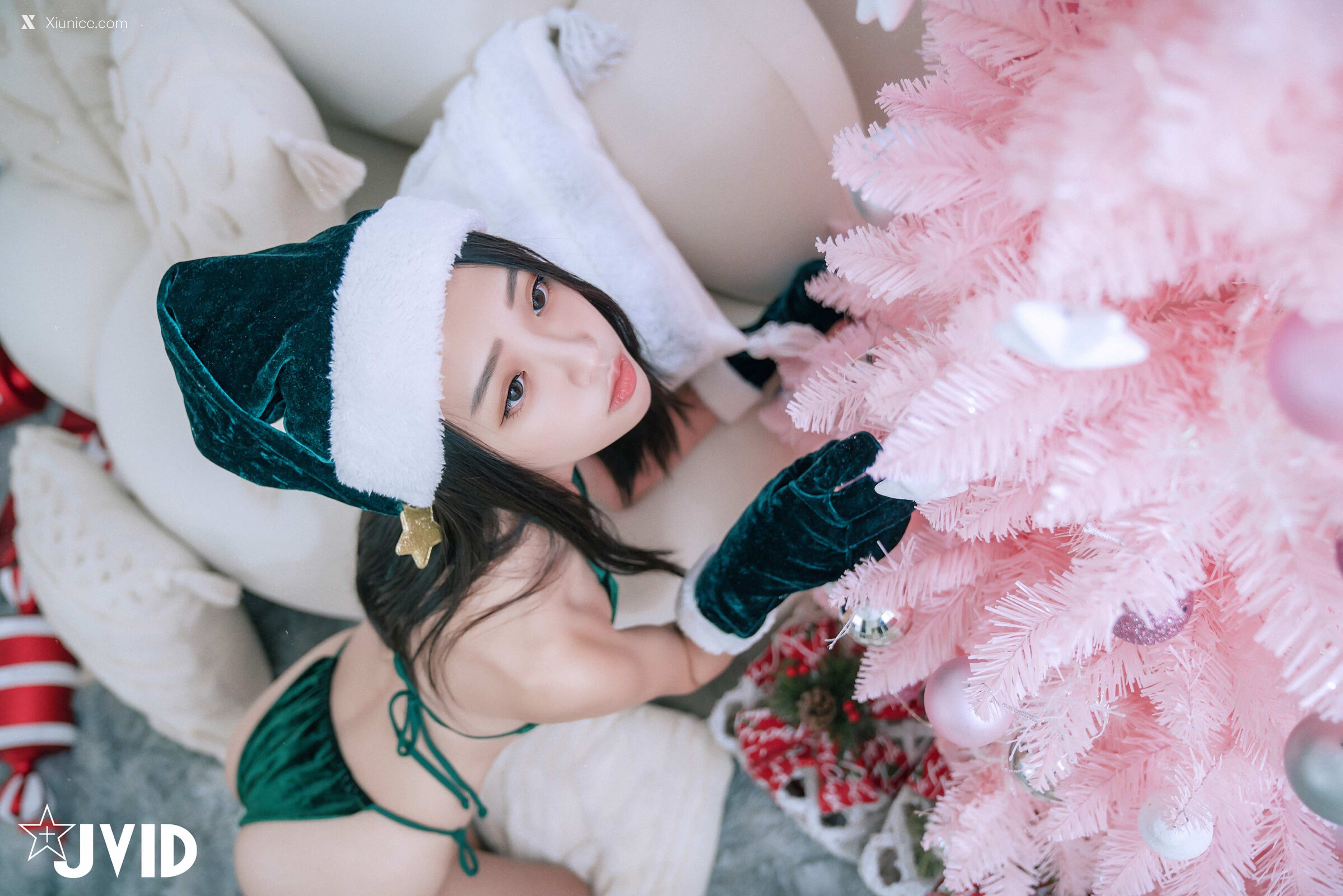 JVID 聖誕樹化身の全裸女妖精 106
