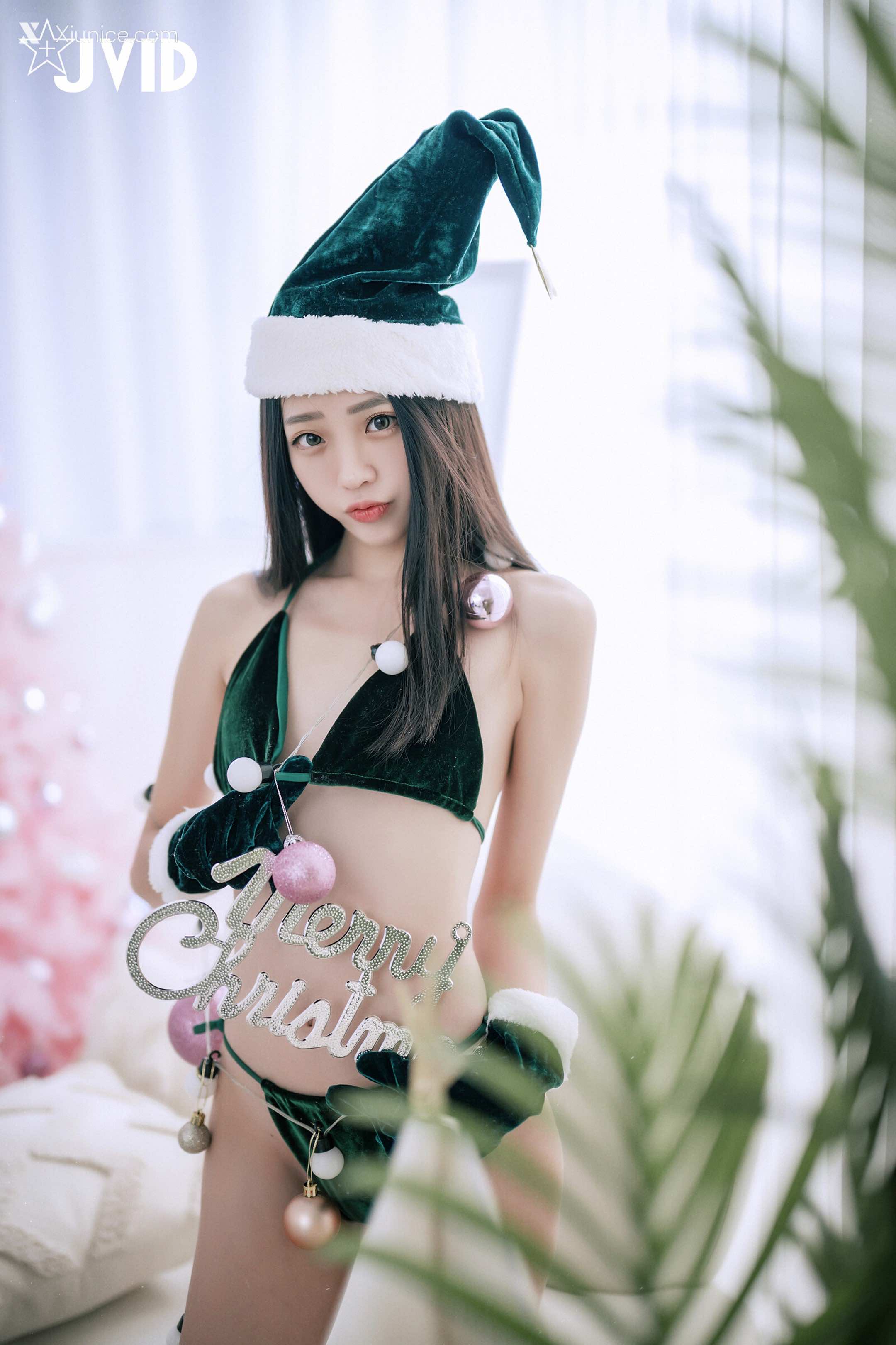 JVID 聖誕樹化身の全裸女妖精 120