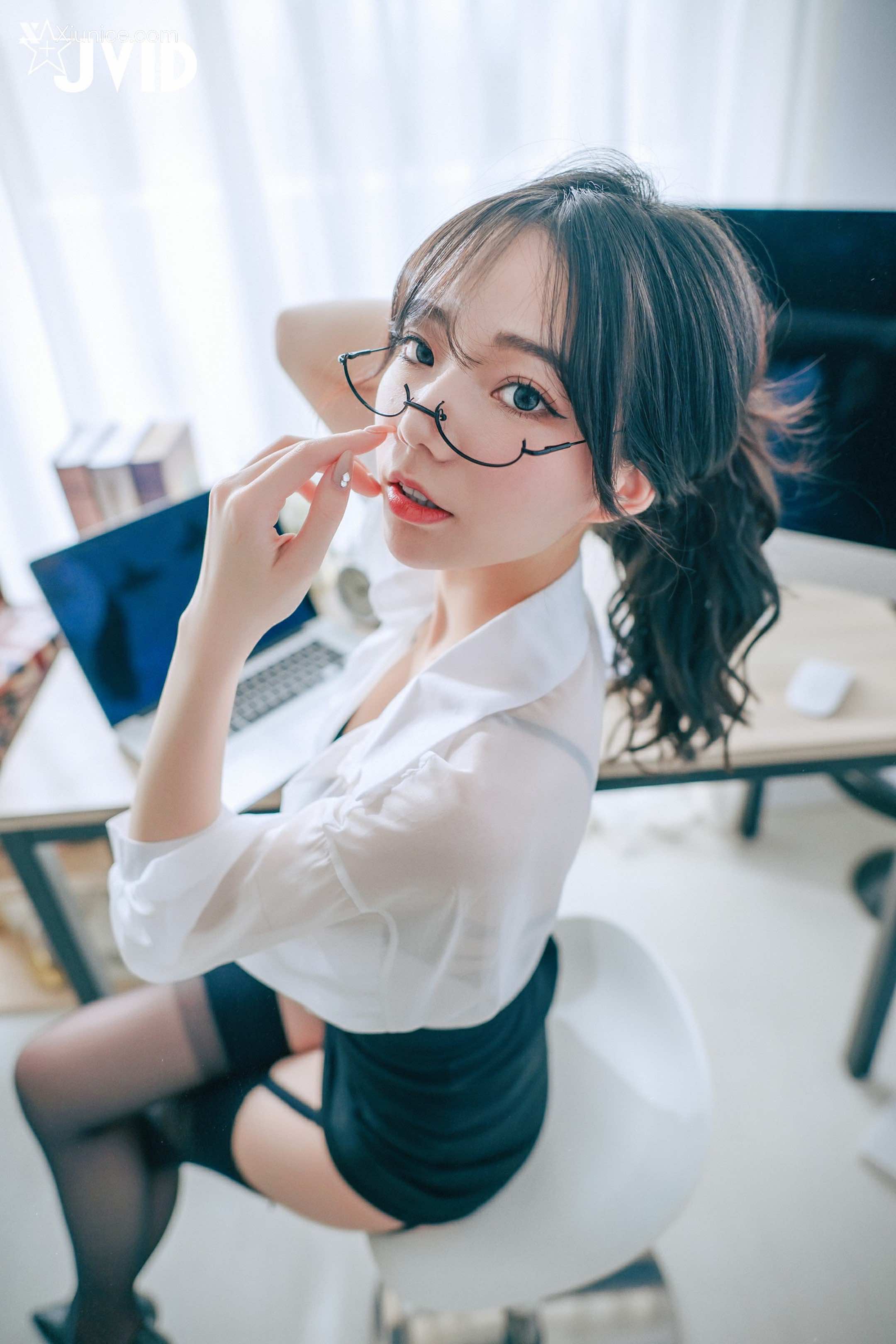 JVID Xiunice.com 啾啾 淫欲小秘書 101