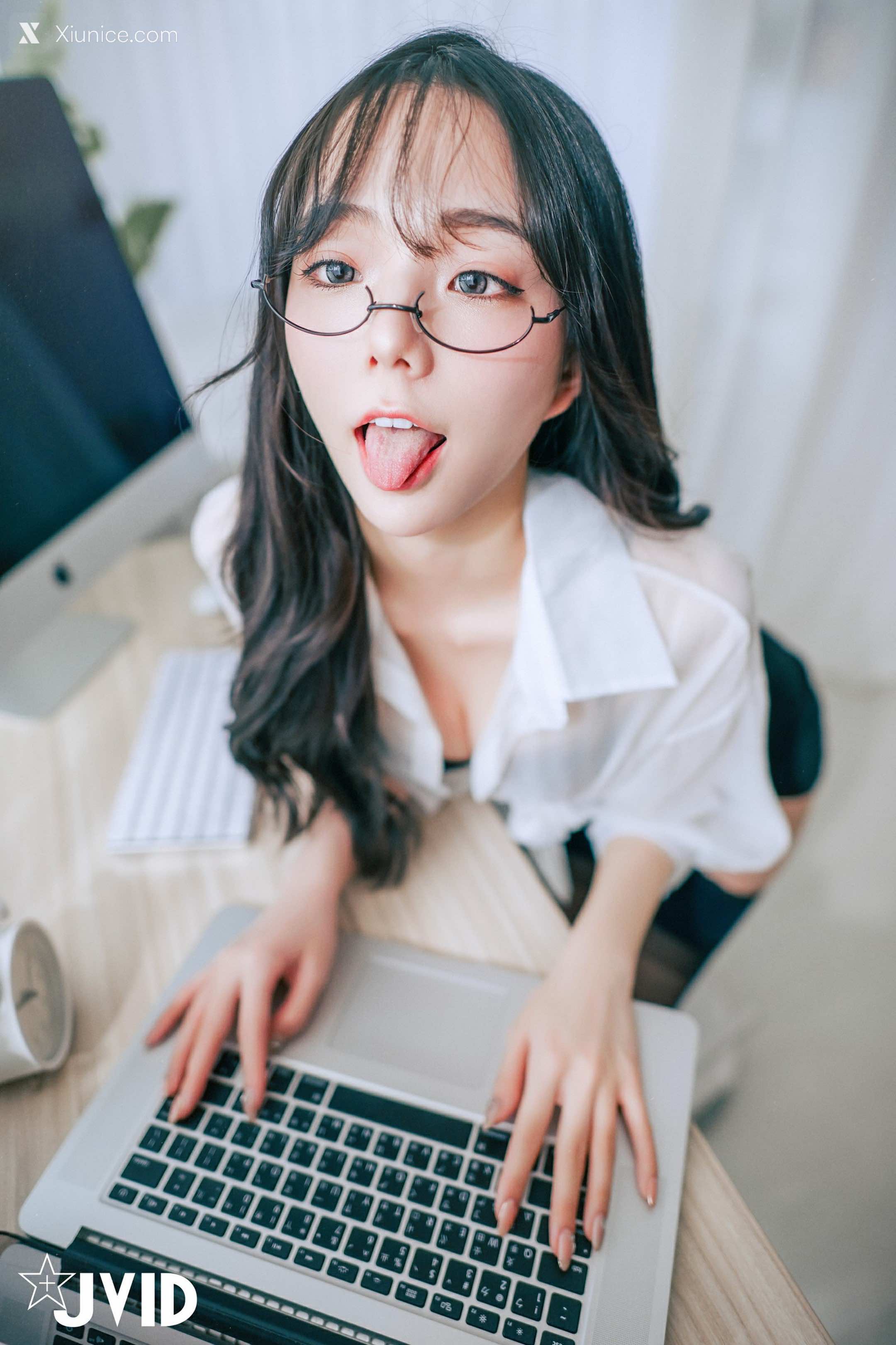 JVID Xiunice.com 啾啾 淫欲小秘書 15