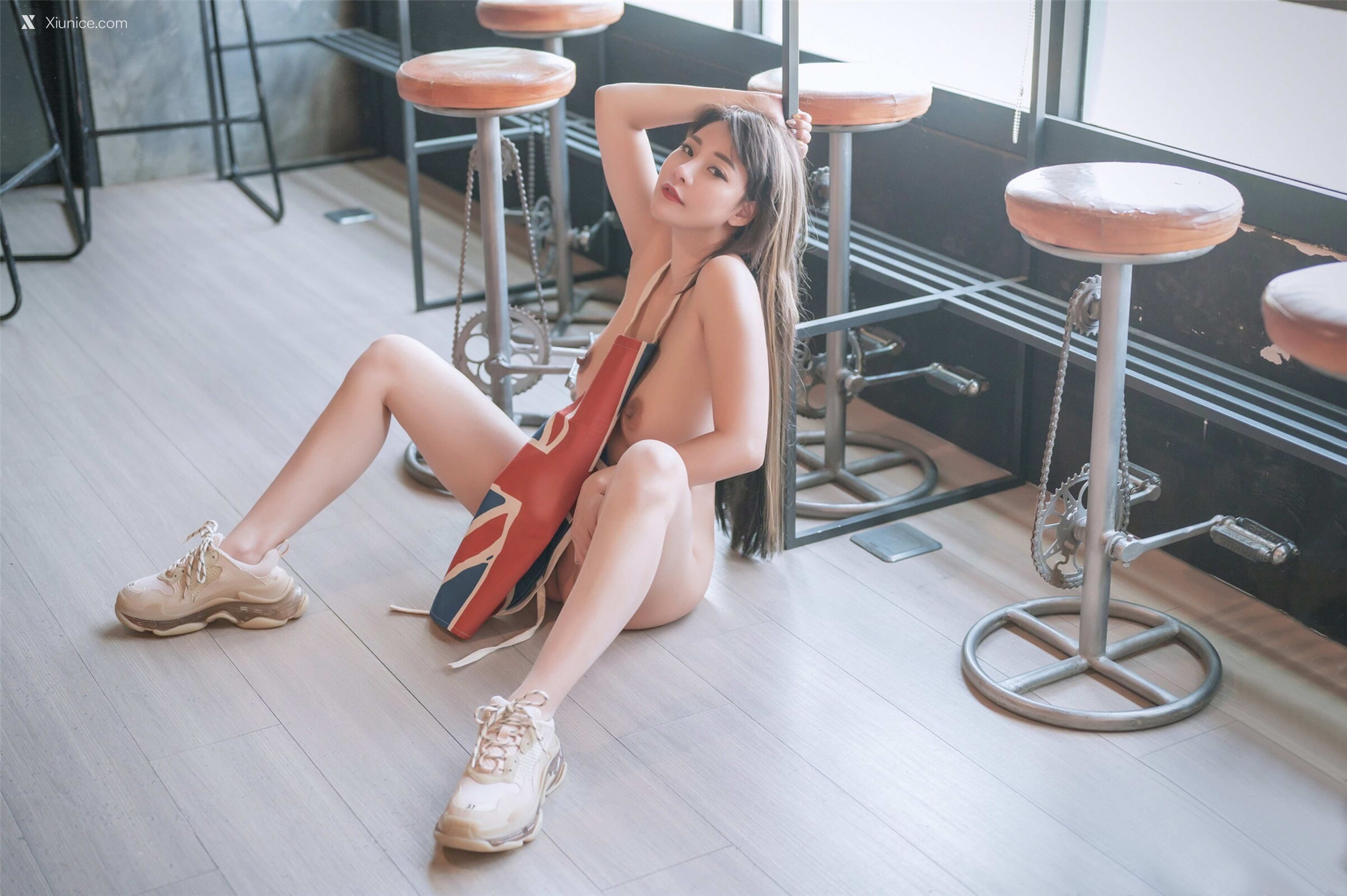 JVID Xiunice.com Lele 樂樂 Lonely Traveler Cafe 148