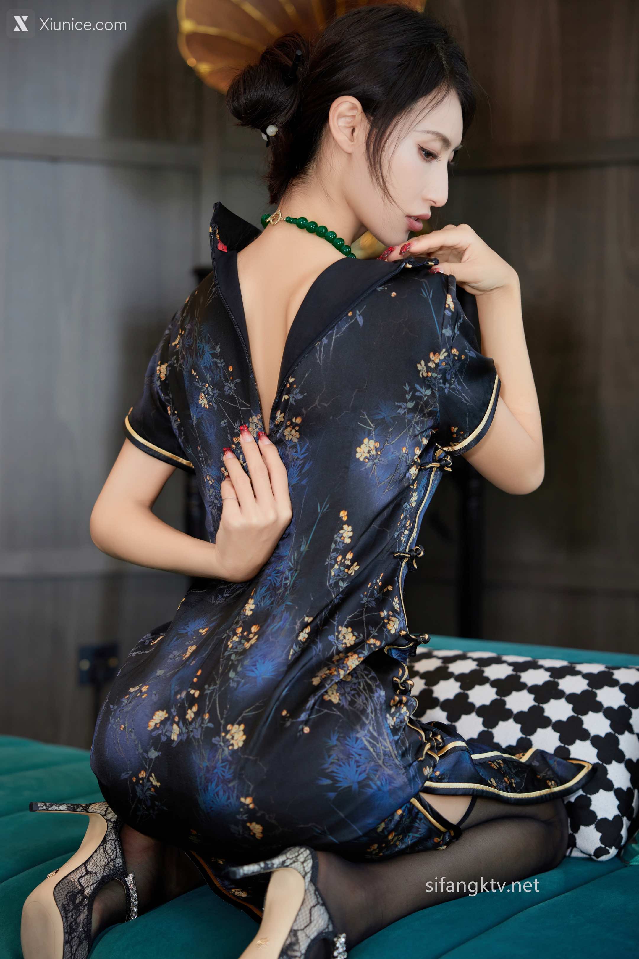 Xiuren Uncensored Lingyu69 性感民國風旗袍 古典美三點全漏 鮑魚粉嫩 10