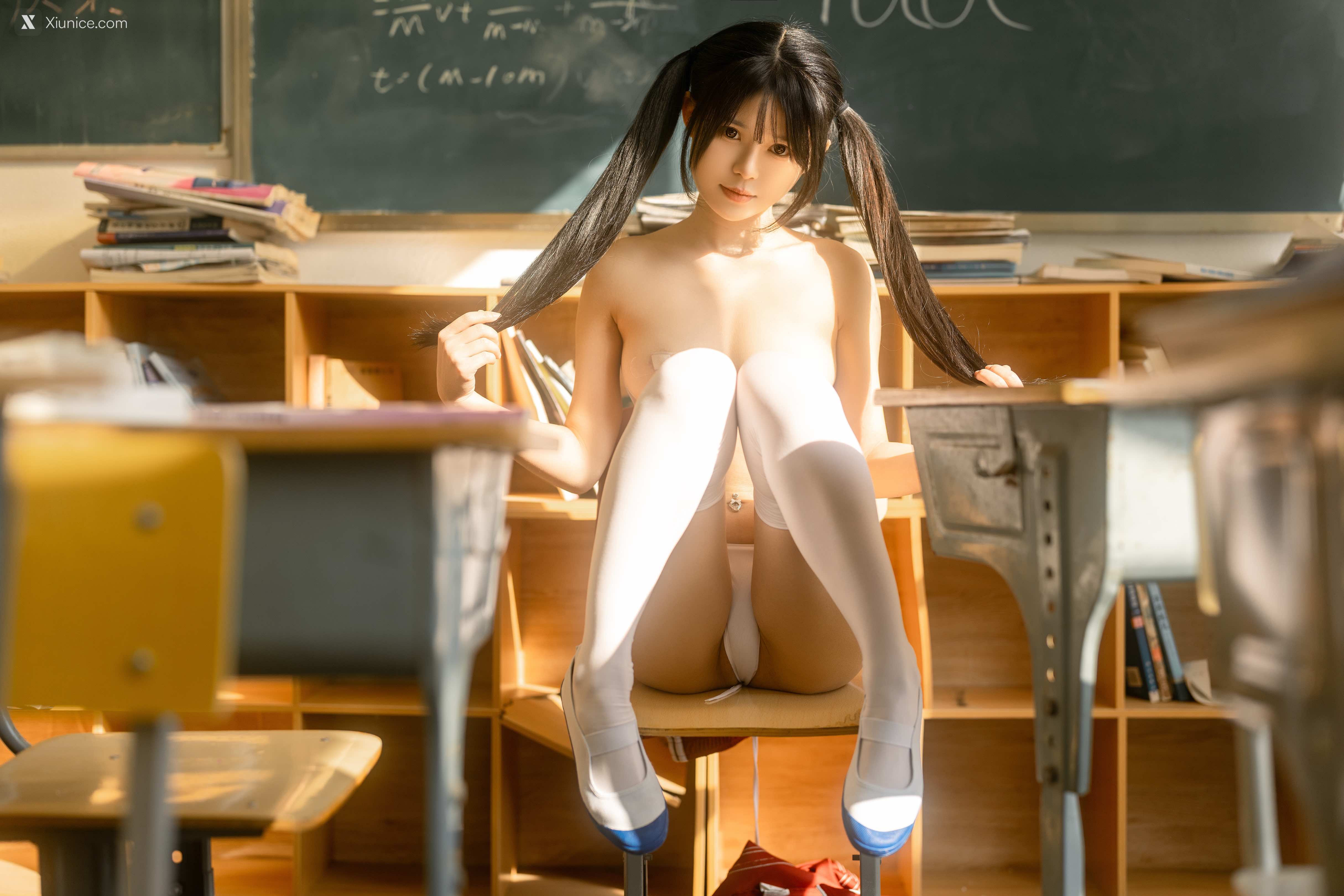 Rua阮阮 课间阳光 红色校服 33