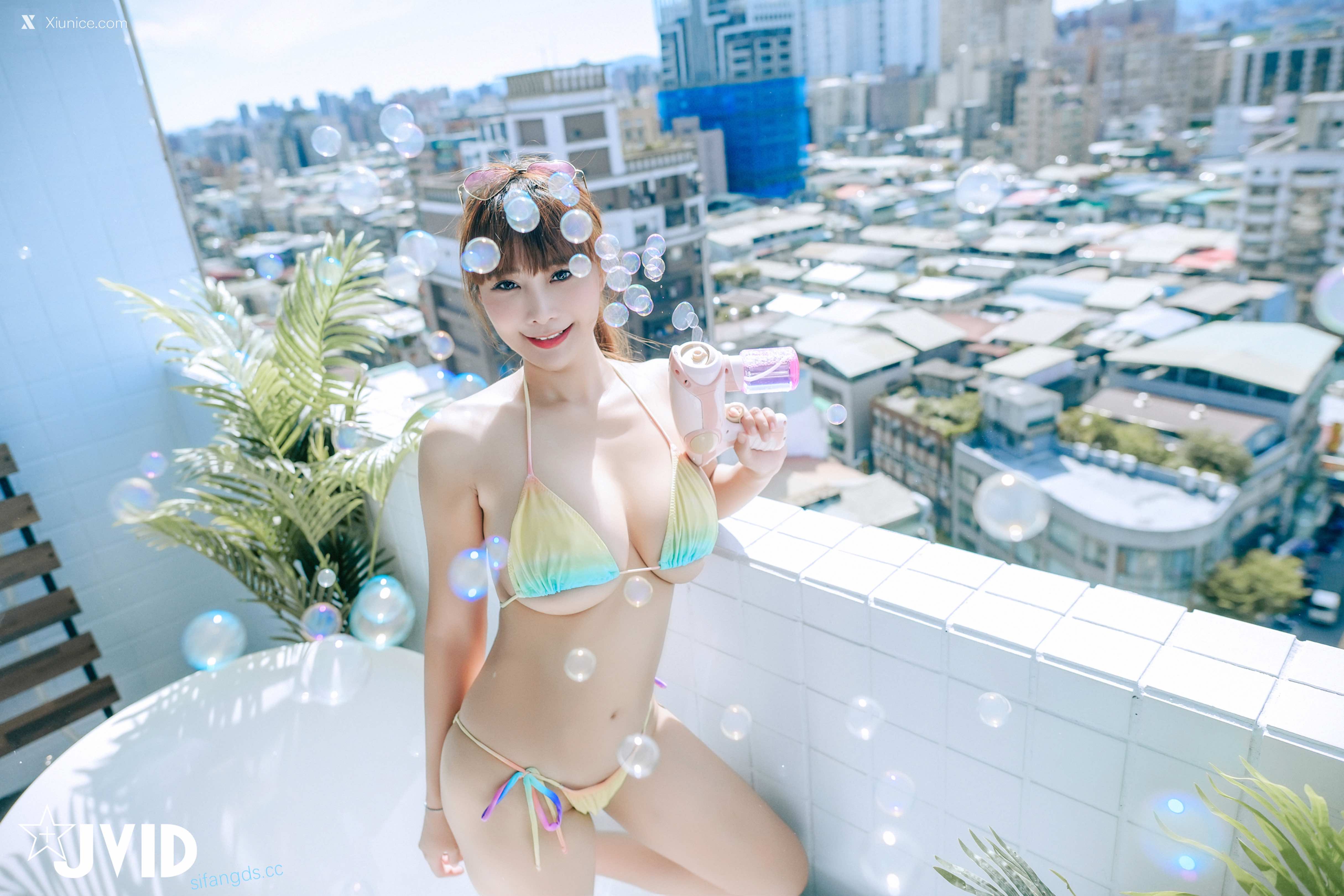 JVID Lele 樂樂 去年大受好評的陽臺城市比基尼 樂樂應大家要求推出續集 229