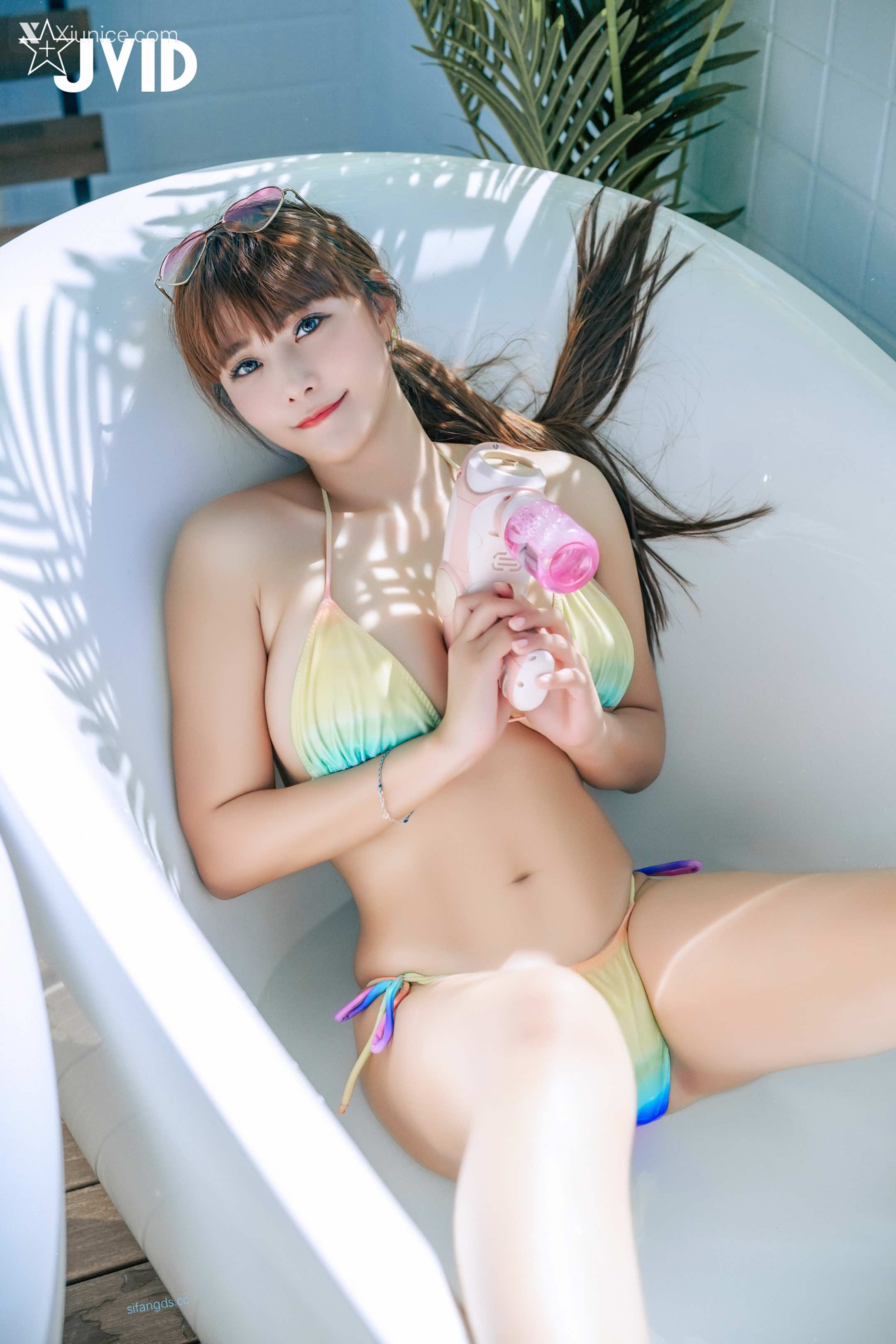 JVID Lele 樂樂 去年大受好評的陽臺城市比基尼 樂樂應大家要求推出續集 237