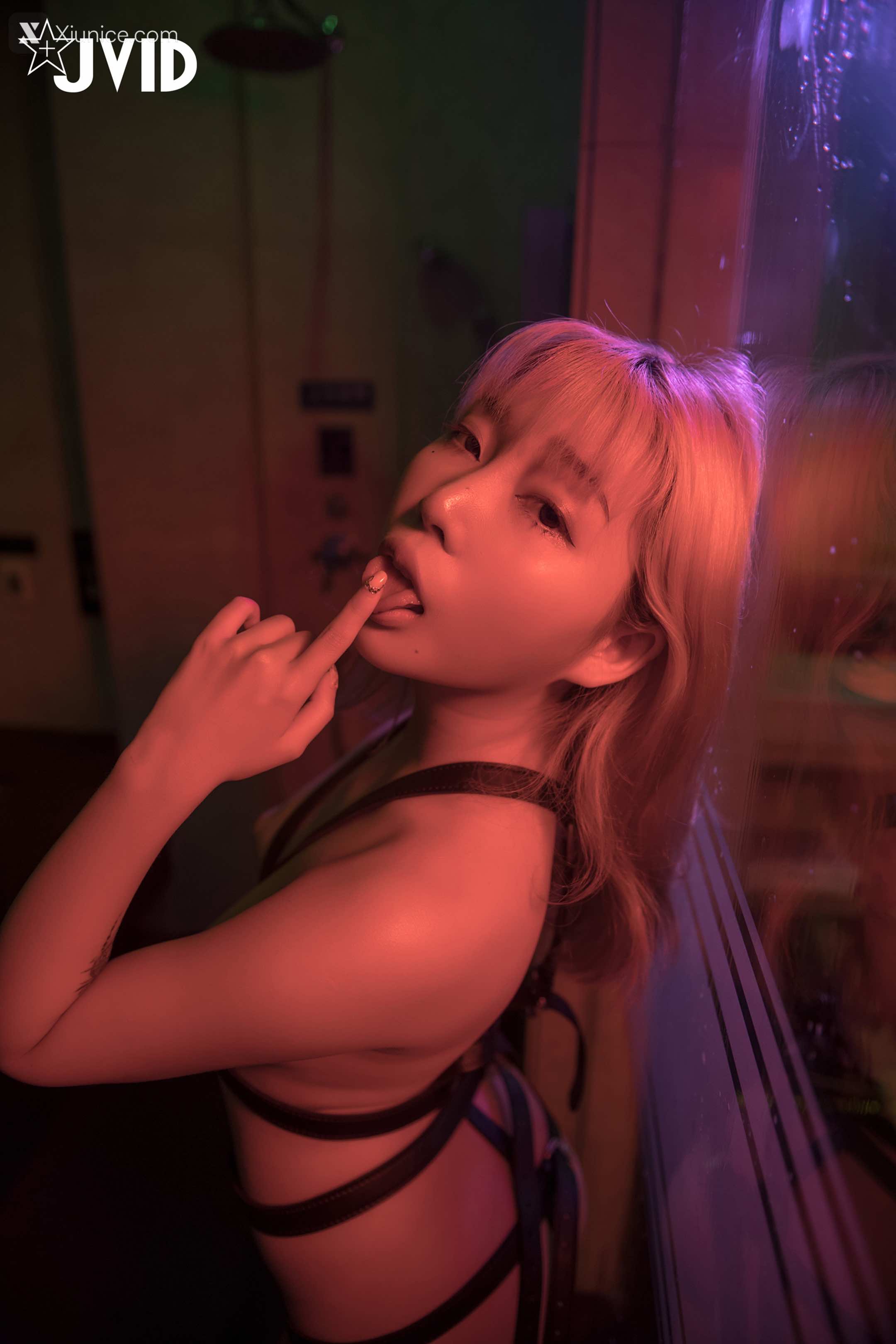 JVID Stacy 摇曳的光影中被束缚的美女渐渐的穴湿了等妳来征服 15