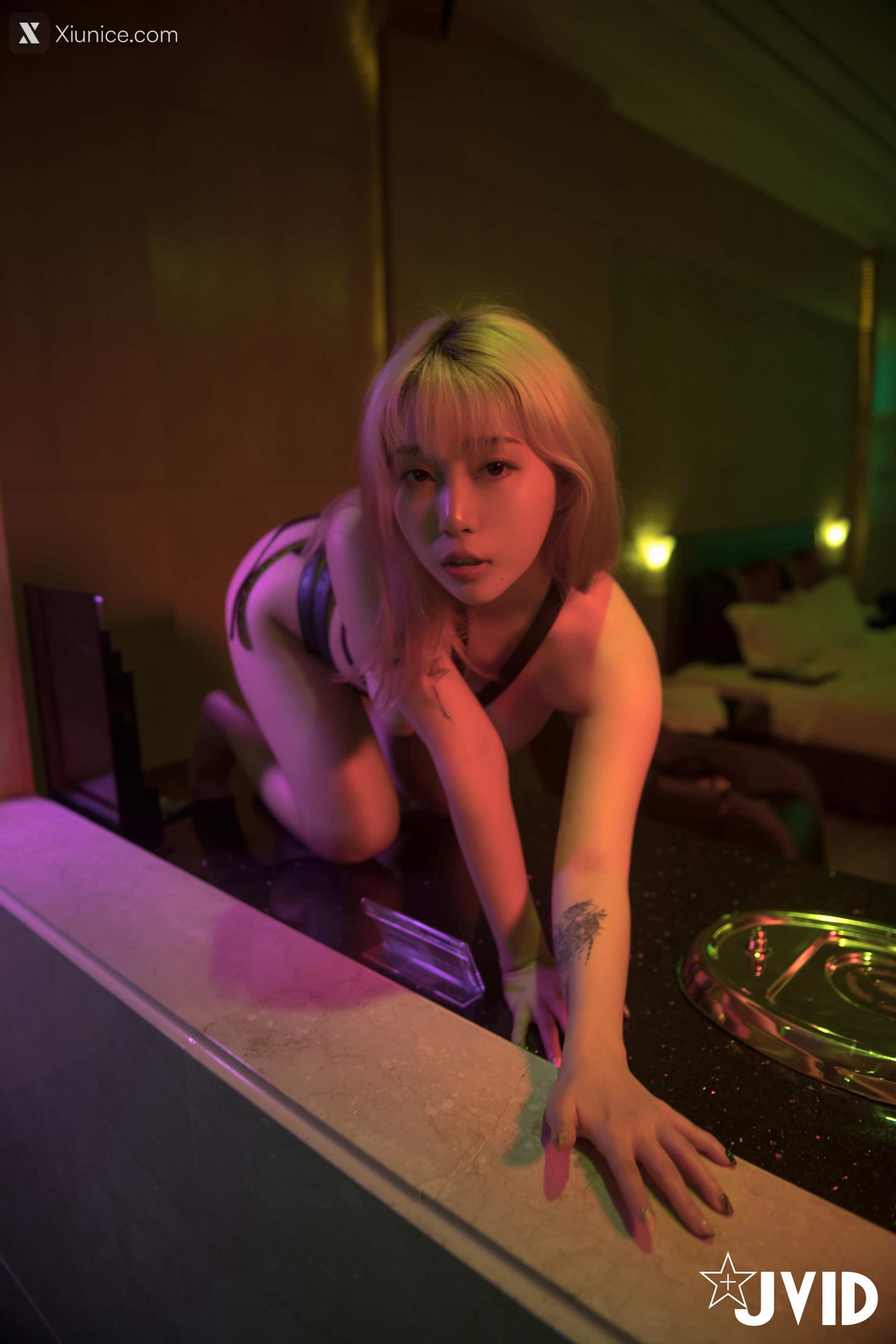 JVID Stacy 摇曳的光影中被束缚的美女渐渐的穴湿了等妳来征服 37