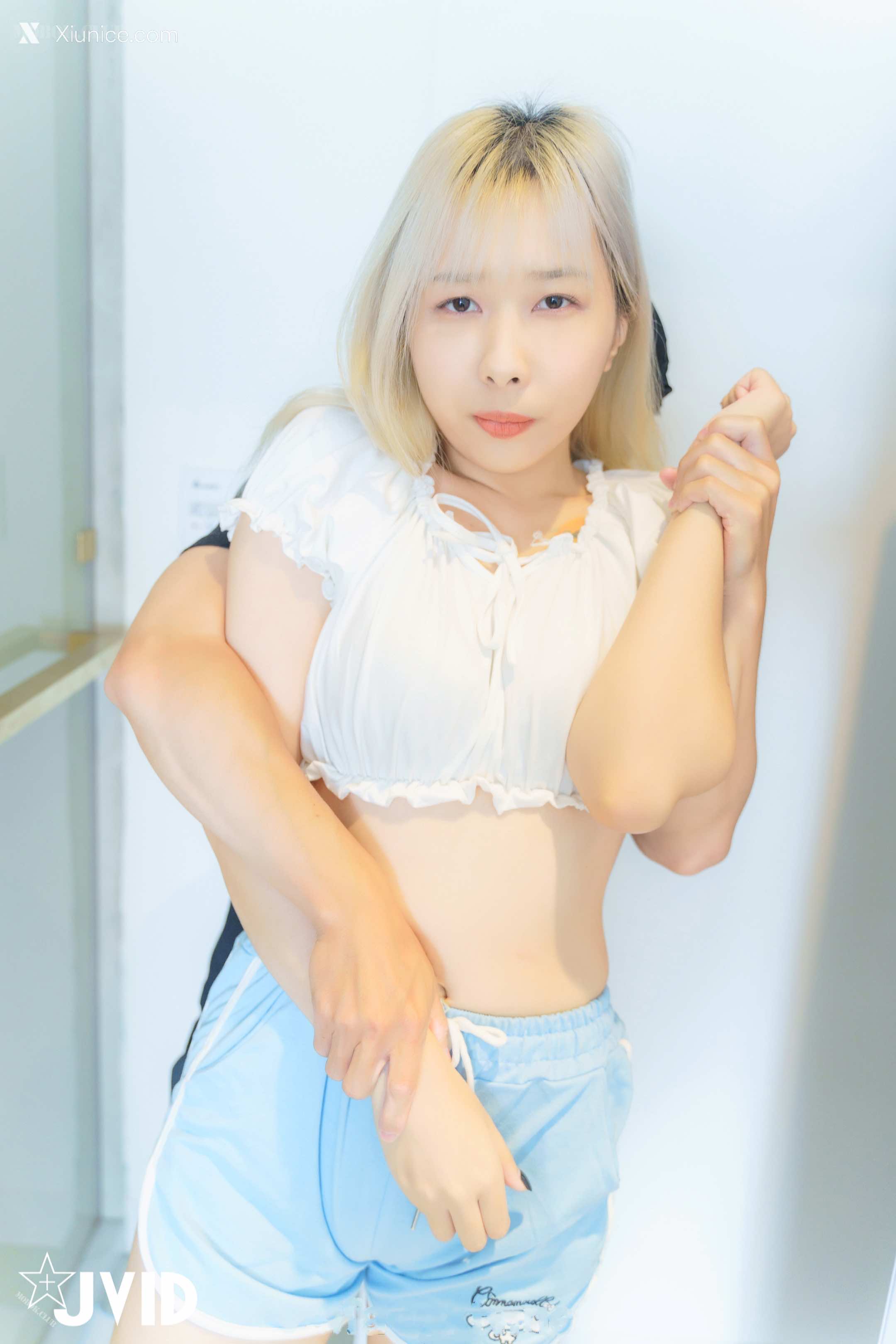 王以欣 獨自租屋的粉鮑女孩被蒙面人M暈強上,醒來之後主動口X還讓內謝 26
