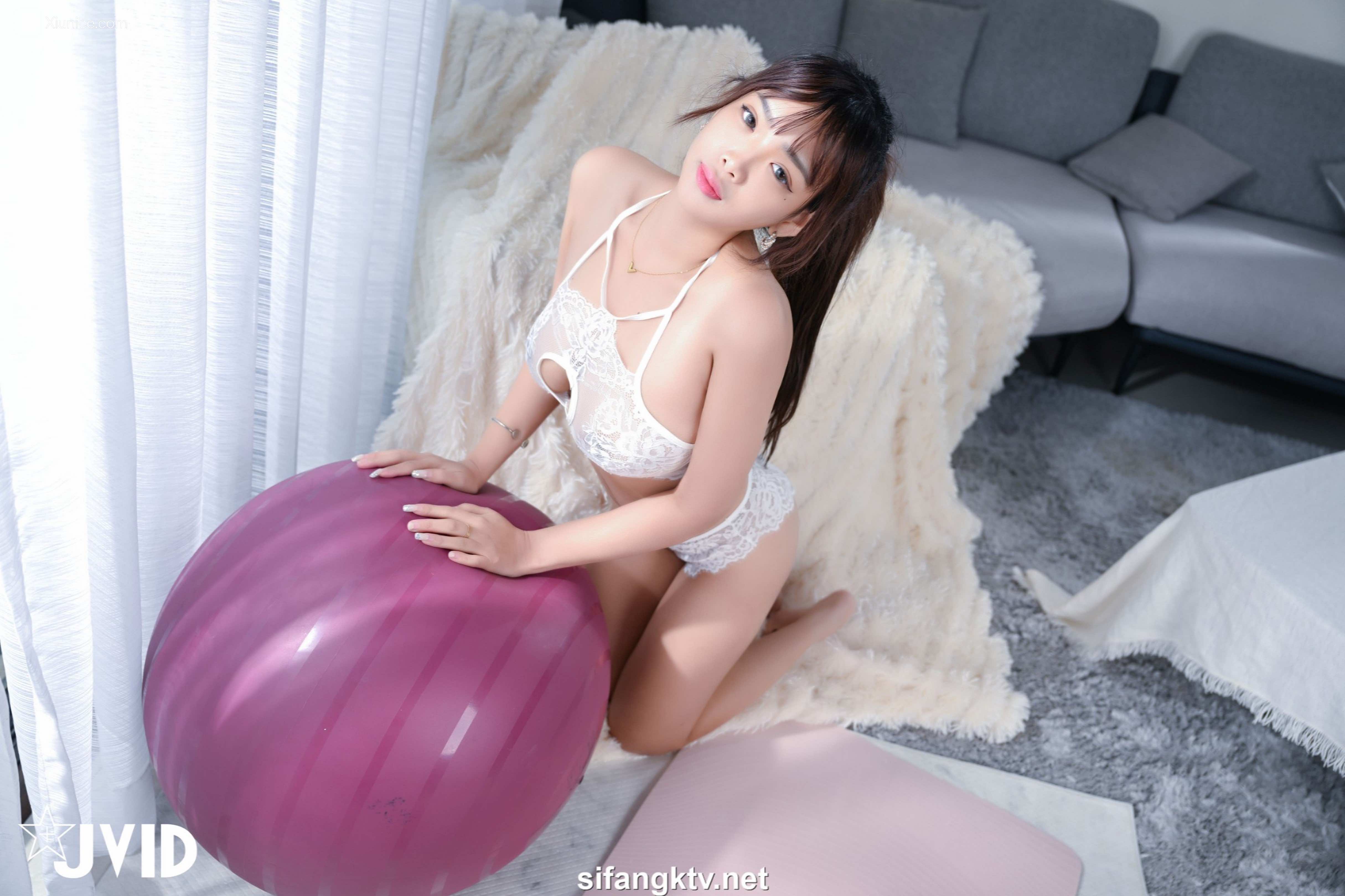 萱萱 對面鄰居大奶人妻萱萱在家做瑜伽運動 邀我入房陪她一起激烈流汗 說幫我射出後看精液濃度 31