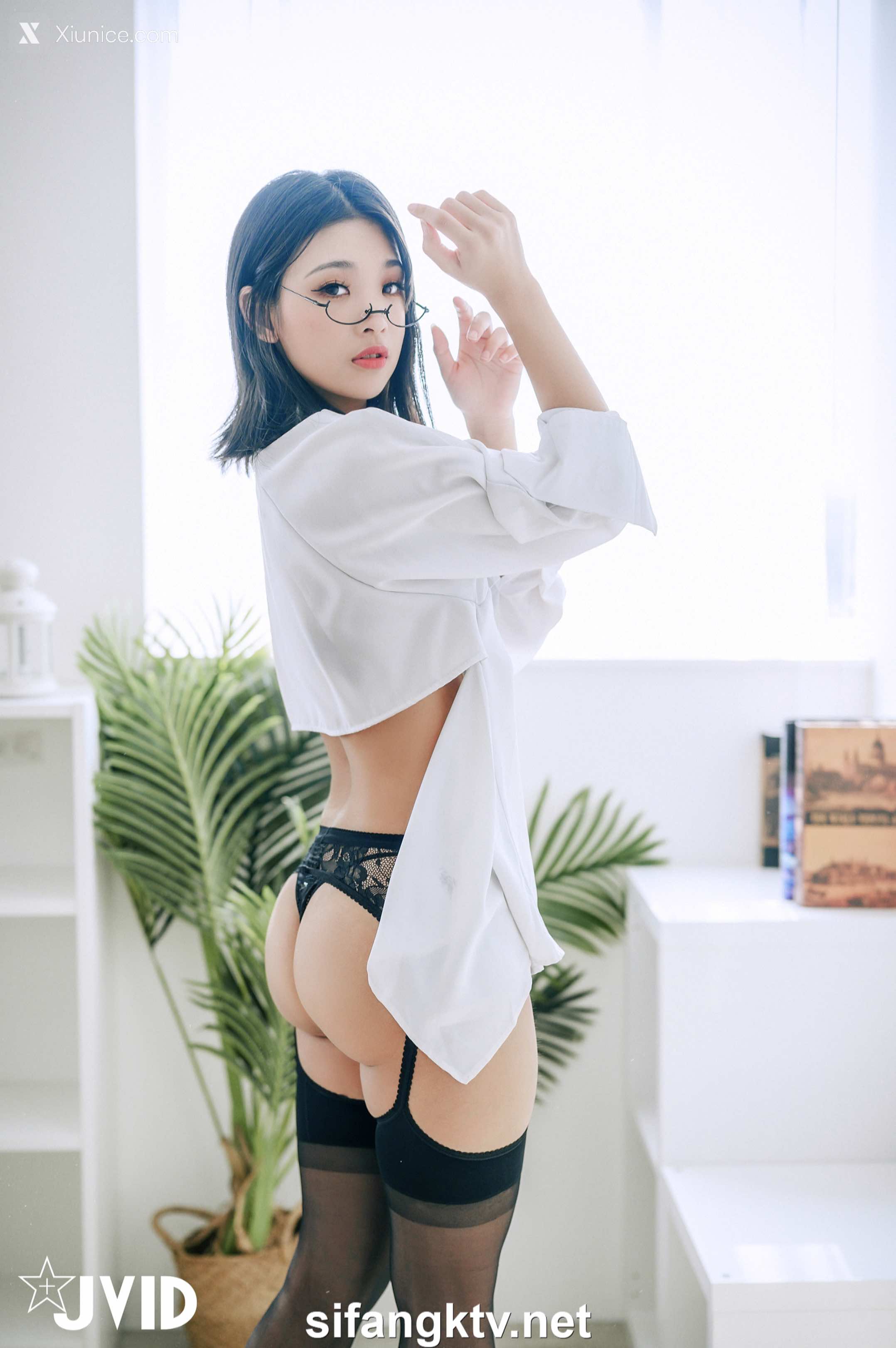 露露咪 性愛成癮の性感女教師 42