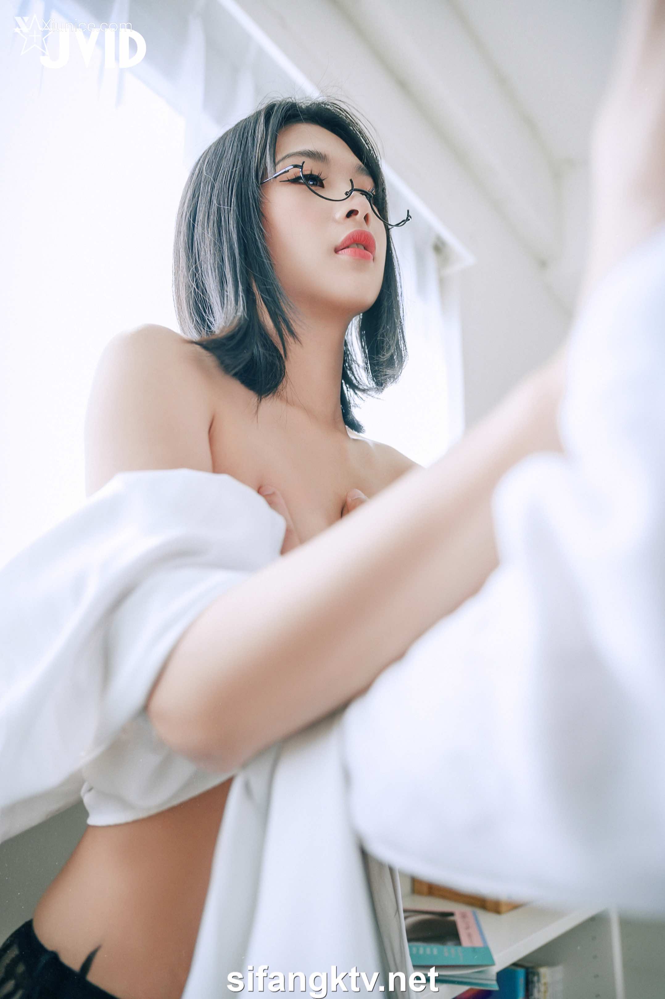 露露咪 性愛成癮の性感女教師 55