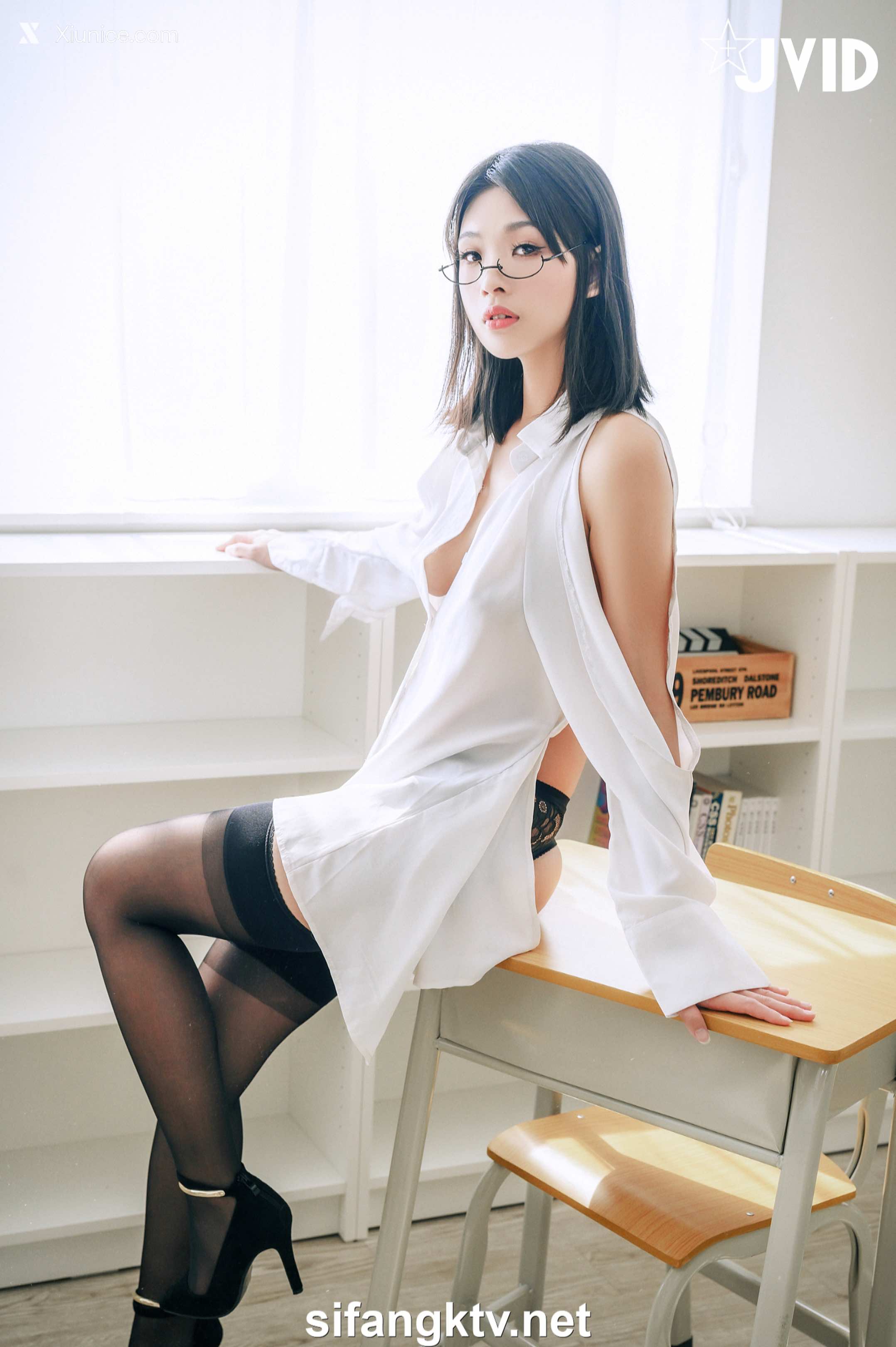 露露咪 性愛成癮の性感女教師 58