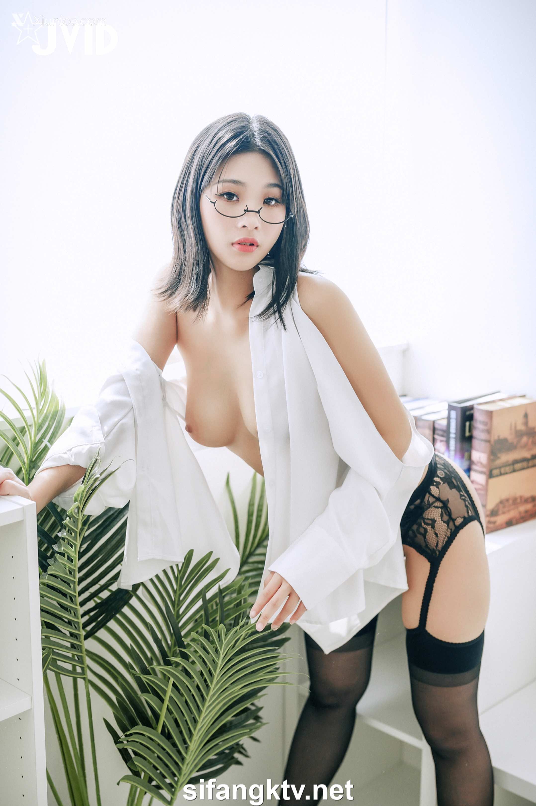 露露咪 性愛成癮の性感女教師 73